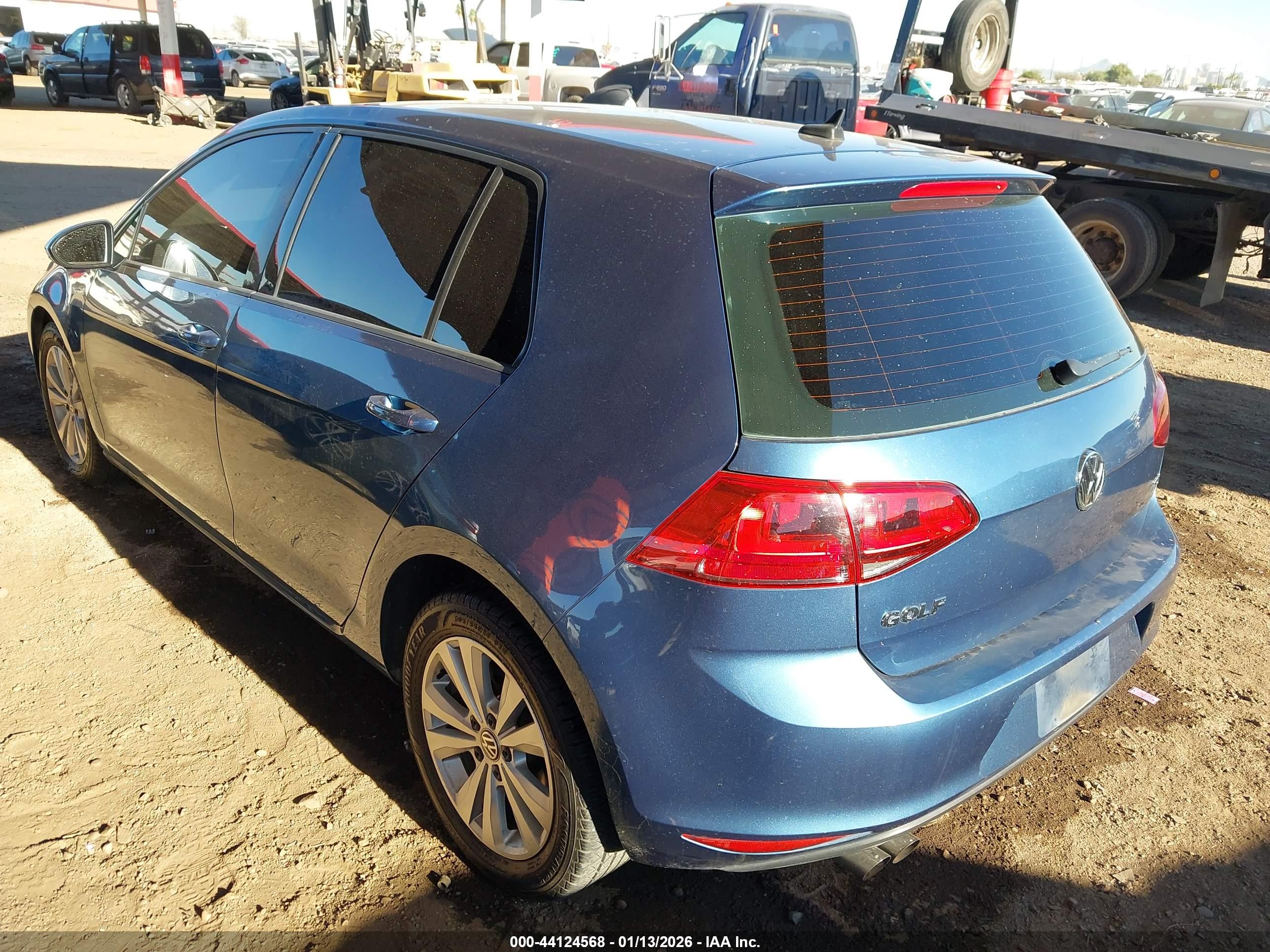 VOLKSWAGEN GOLF image 3