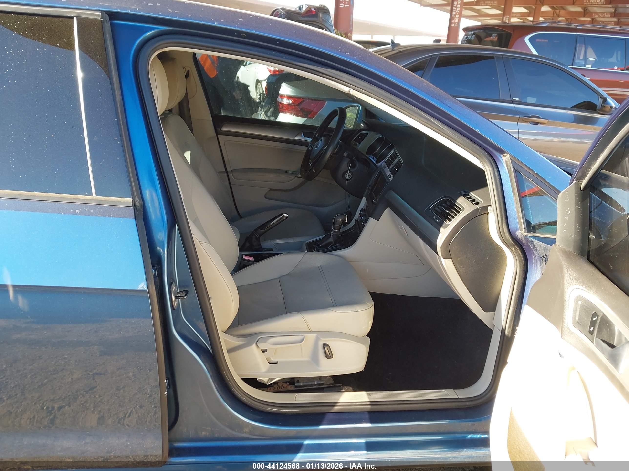 VOLKSWAGEN GOLF image 5