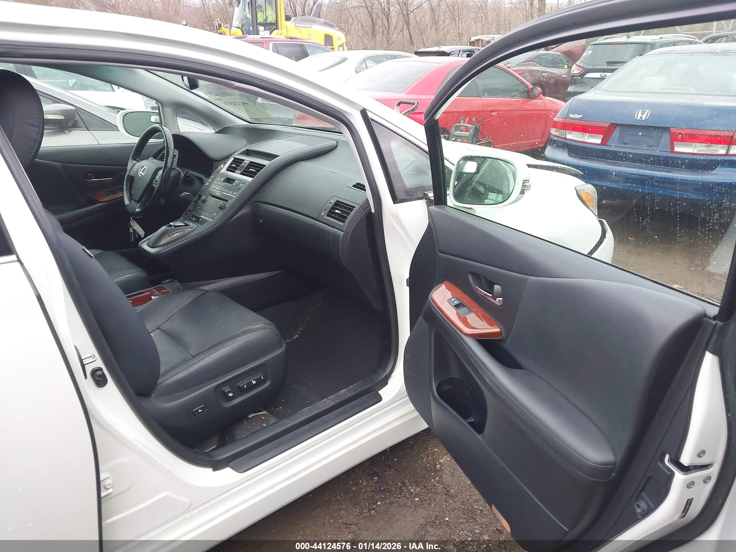 LEXUS HS image 5