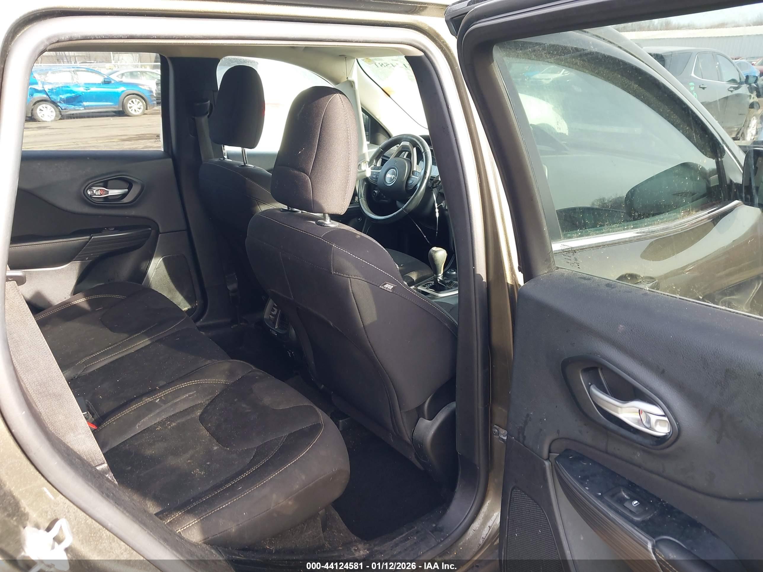 JEEP CHEROKEE image 8