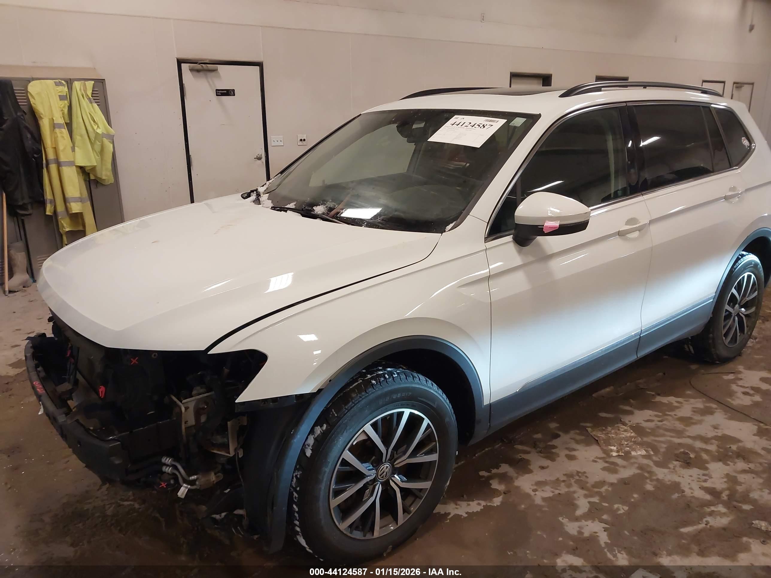 VOLKSWAGEN TIGUAN image 2