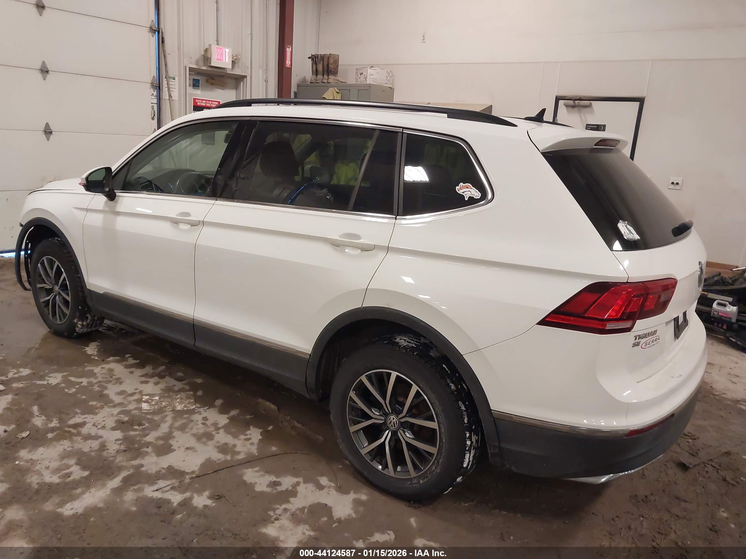 VOLKSWAGEN TIGUAN image 3