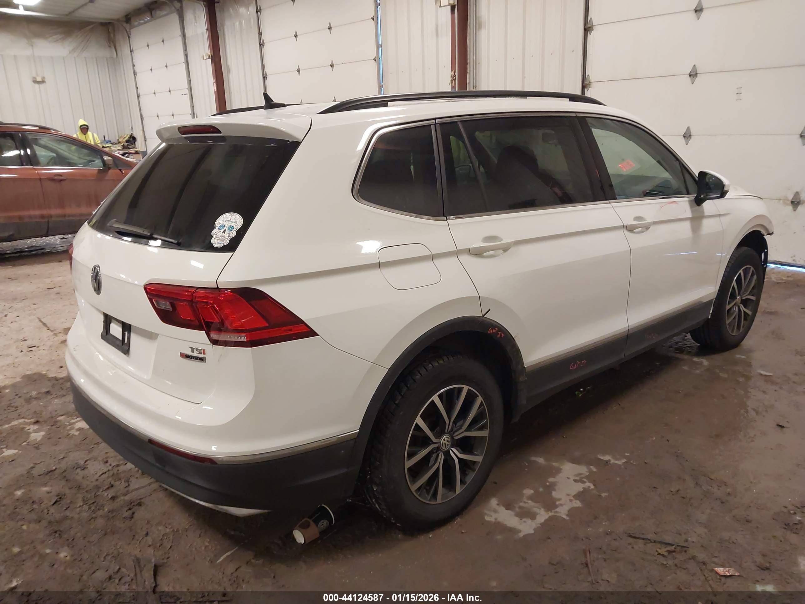 VOLKSWAGEN TIGUAN image 4