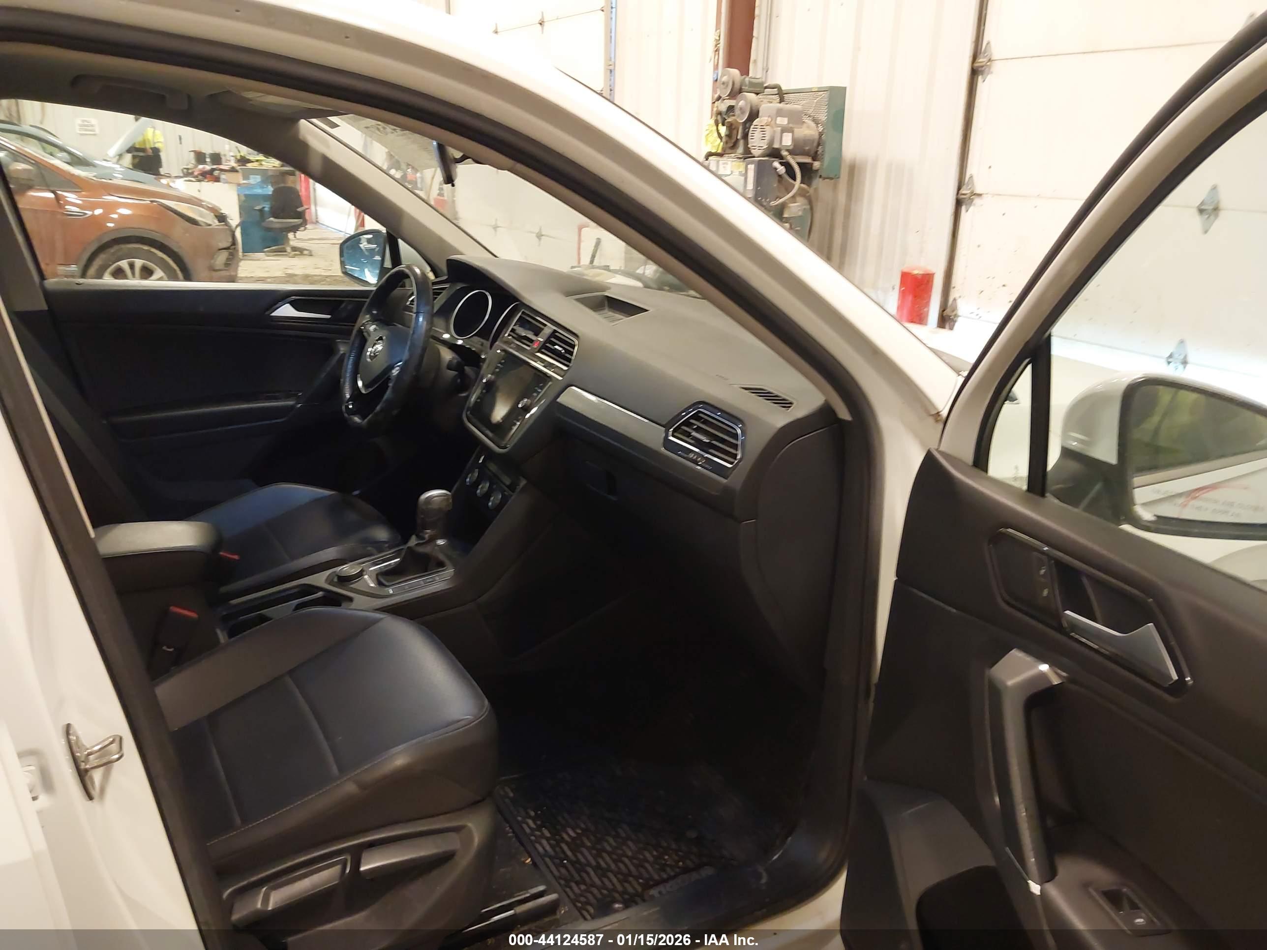 VOLKSWAGEN TIGUAN image 5