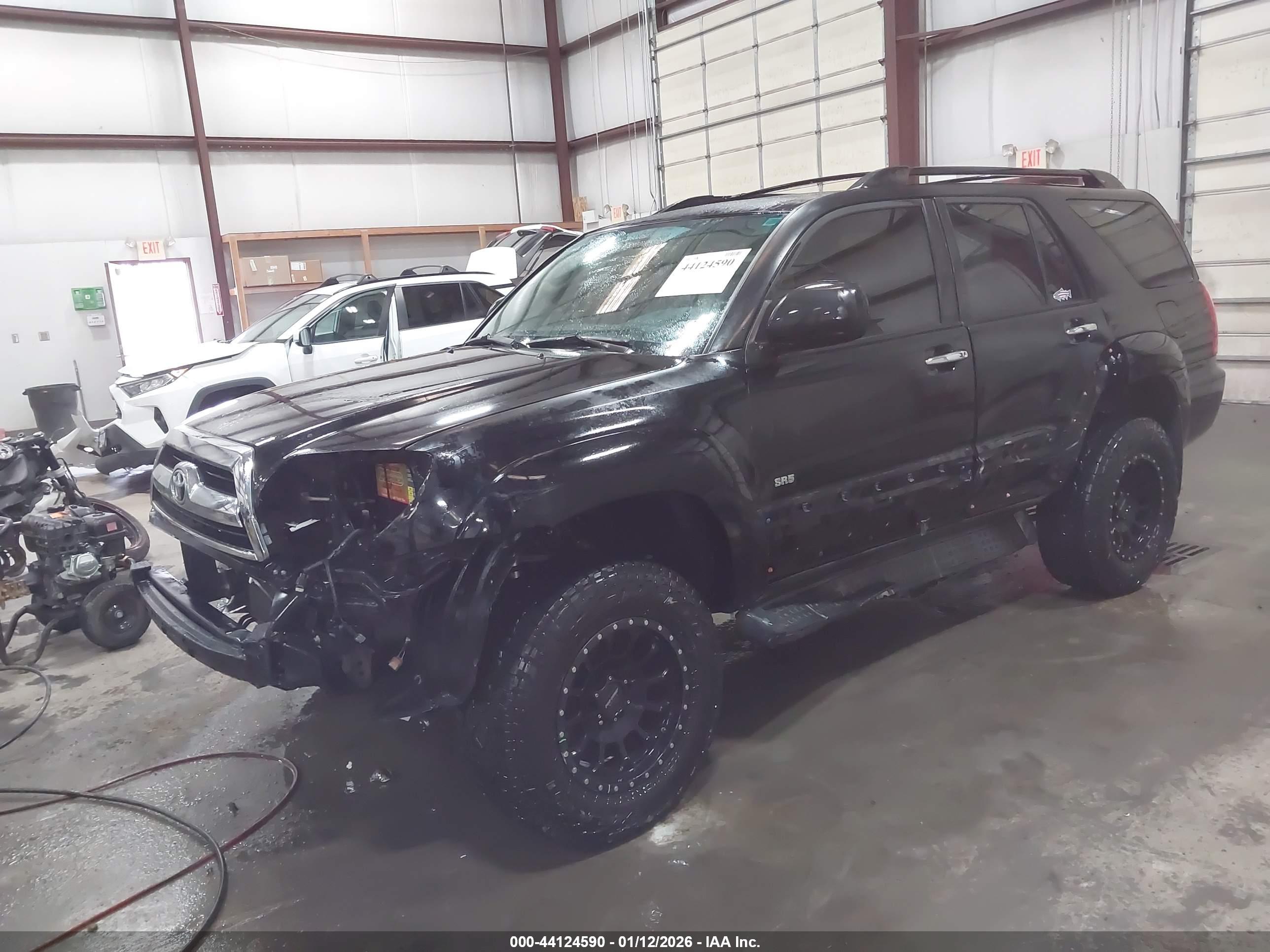 TOYOTA 4RUNNER image 2