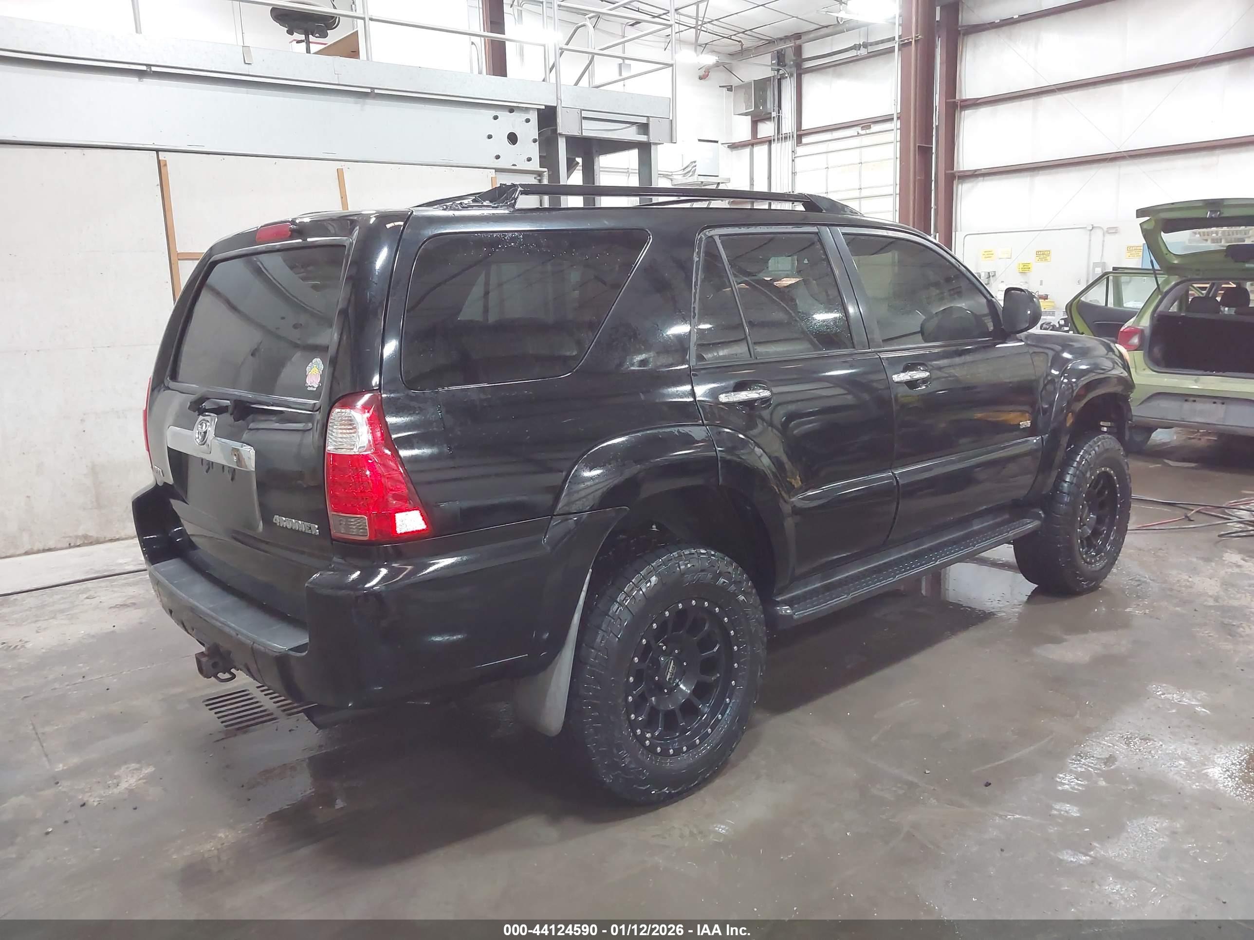 TOYOTA 4RUNNER image 4