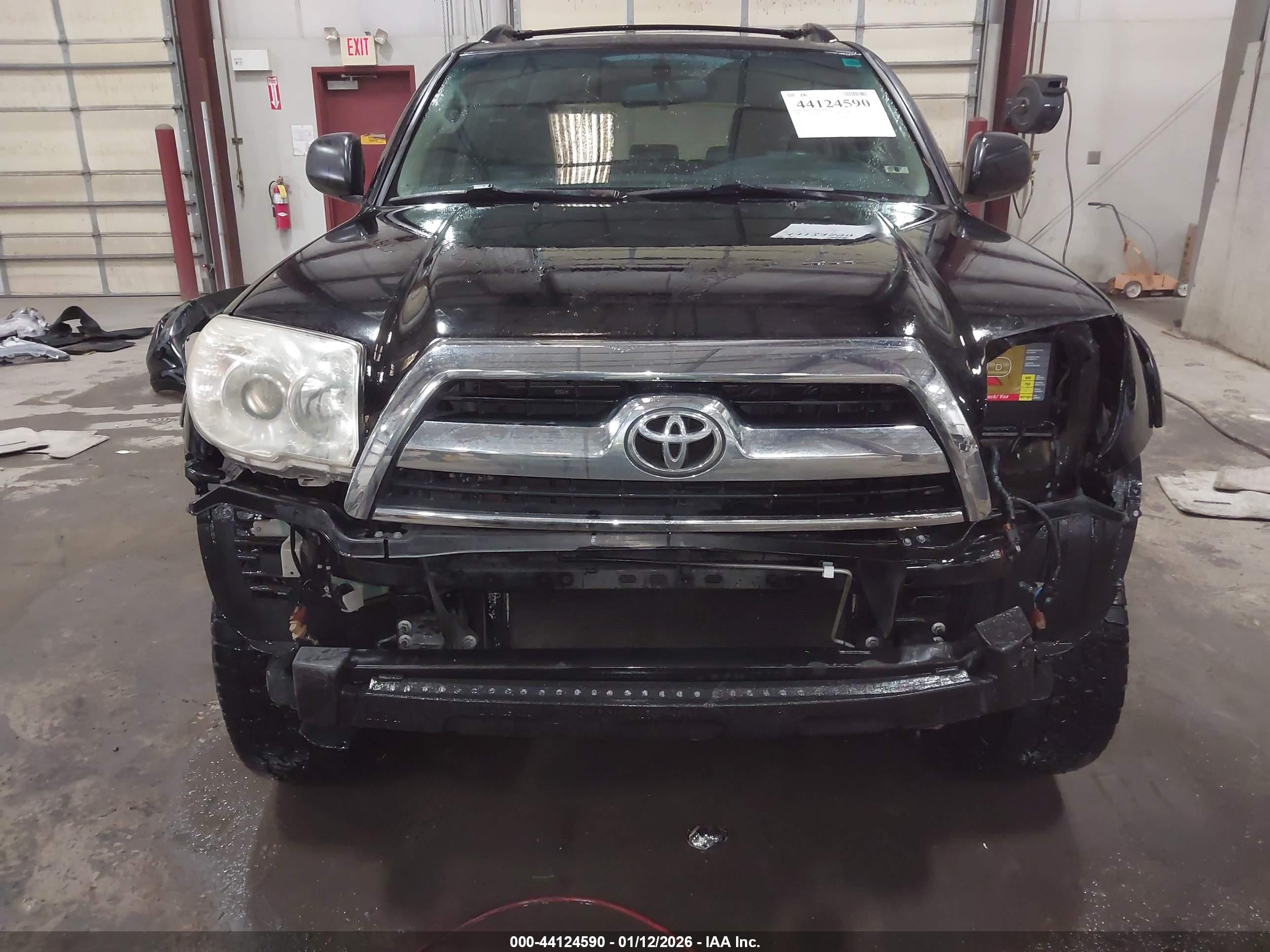 TOYOTA 4RUNNER image 6