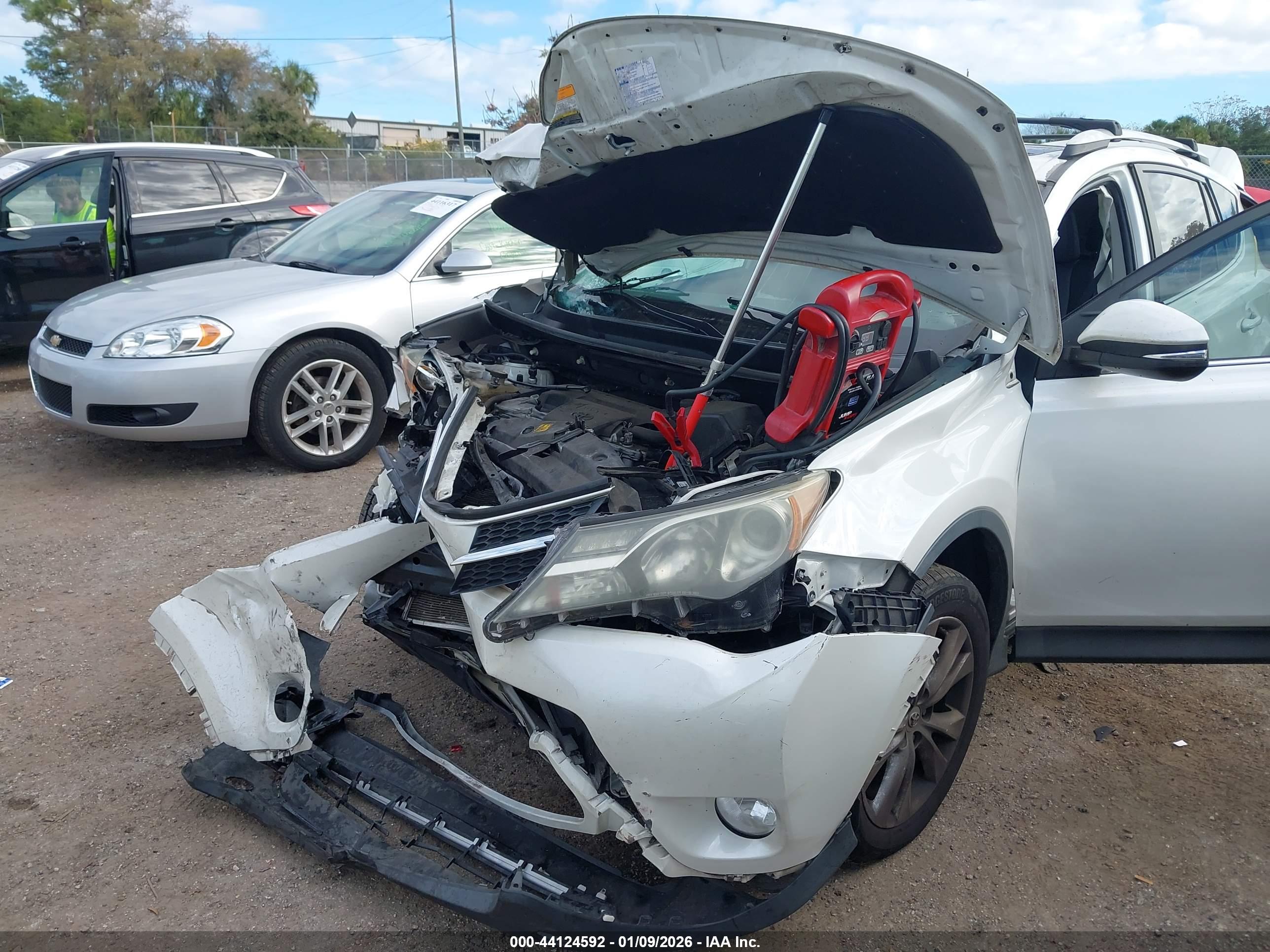 TOYOTA RAV4 image 6