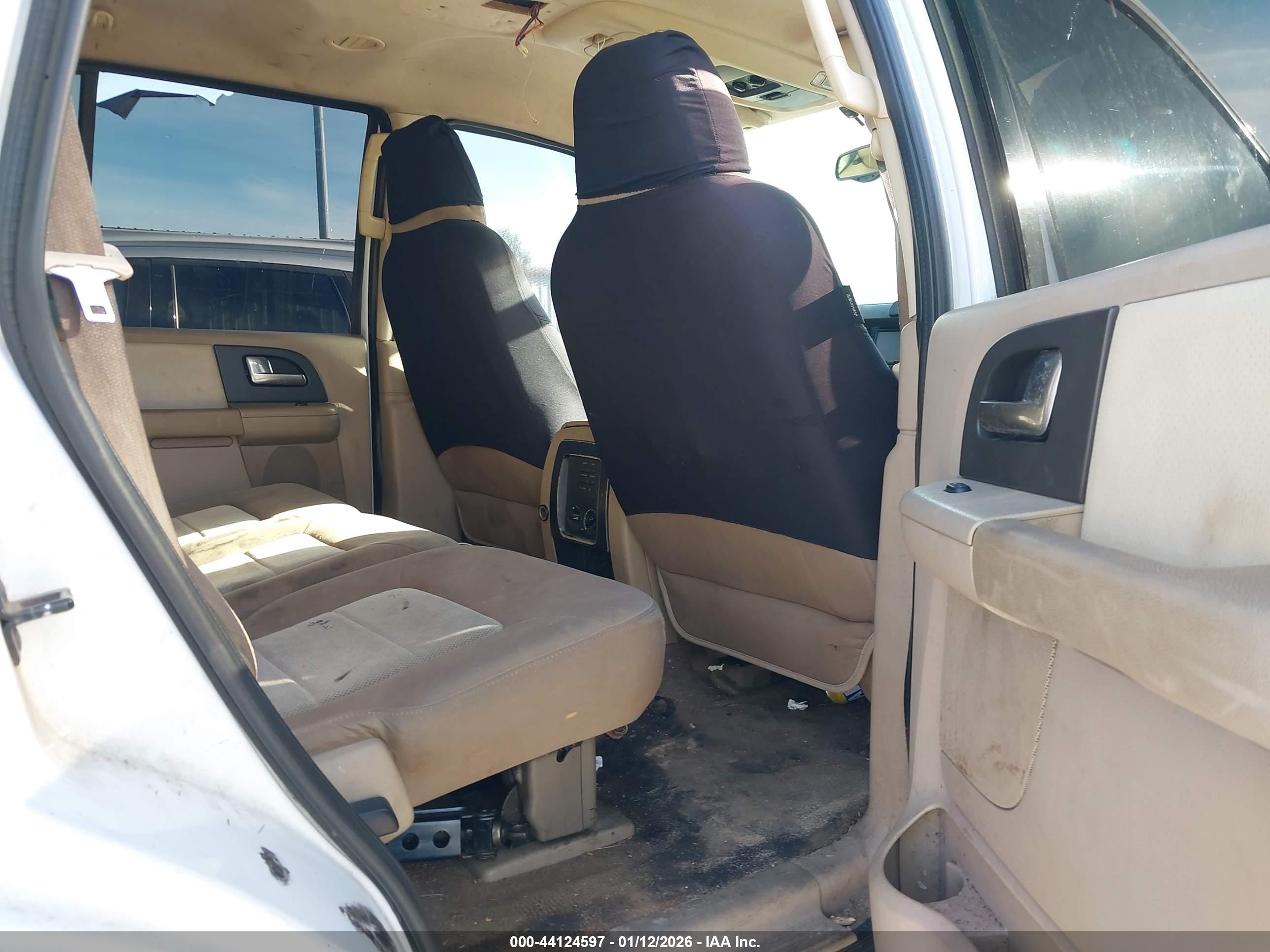 FORD EXPEDITION image 8