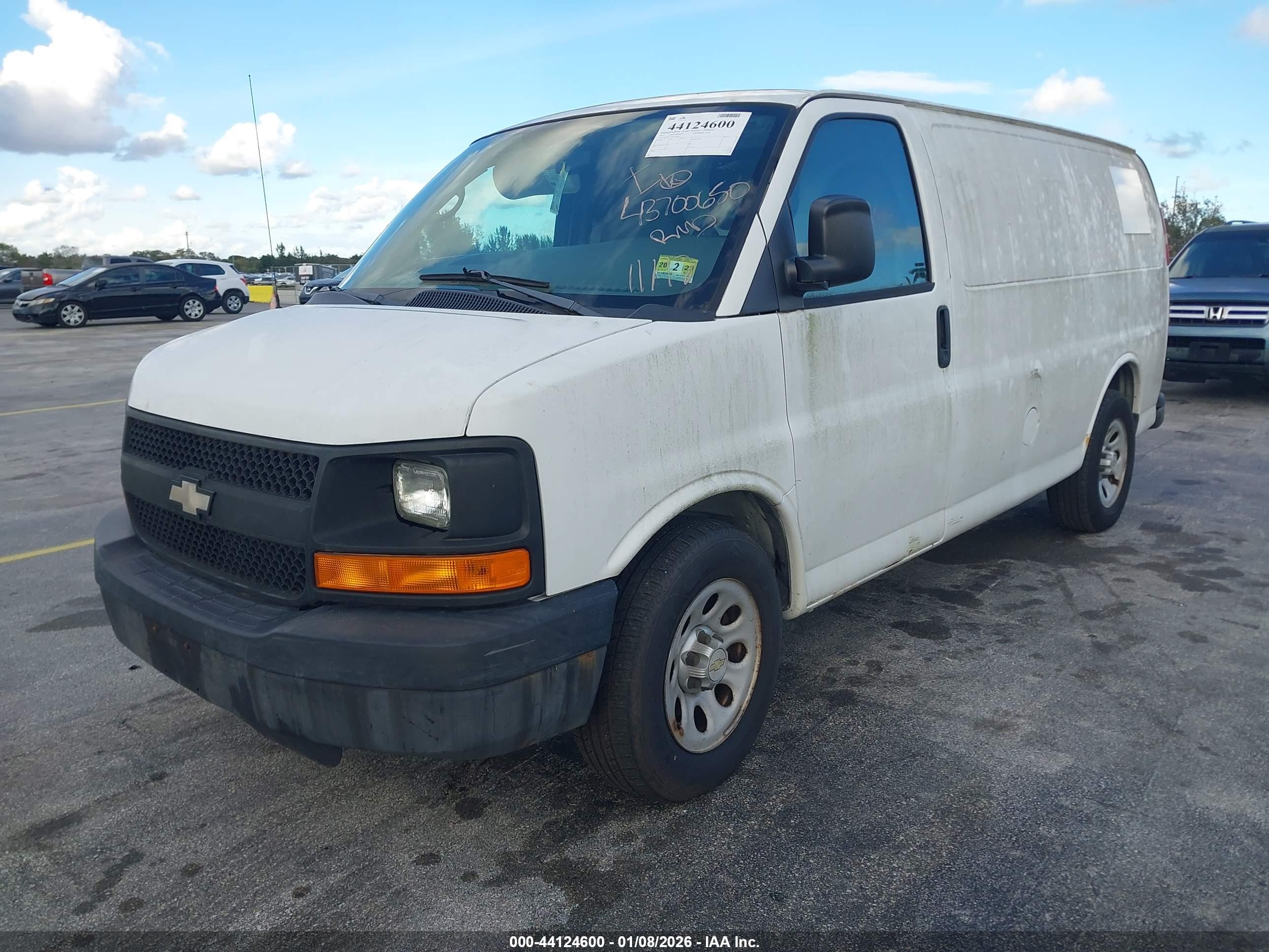 CHEVROLET EXPRESS image 2