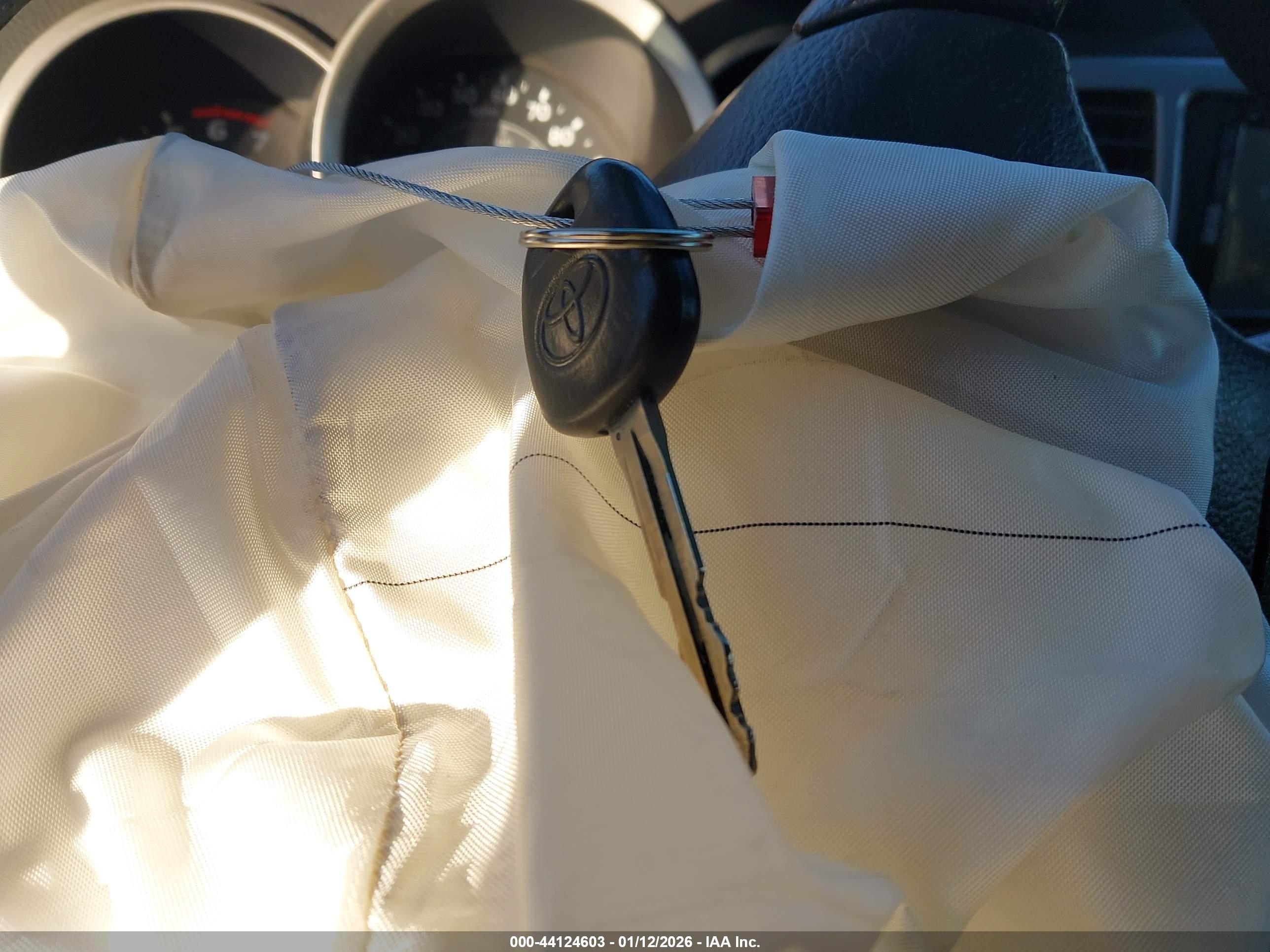 TOYOTA 4RUNNER image 11