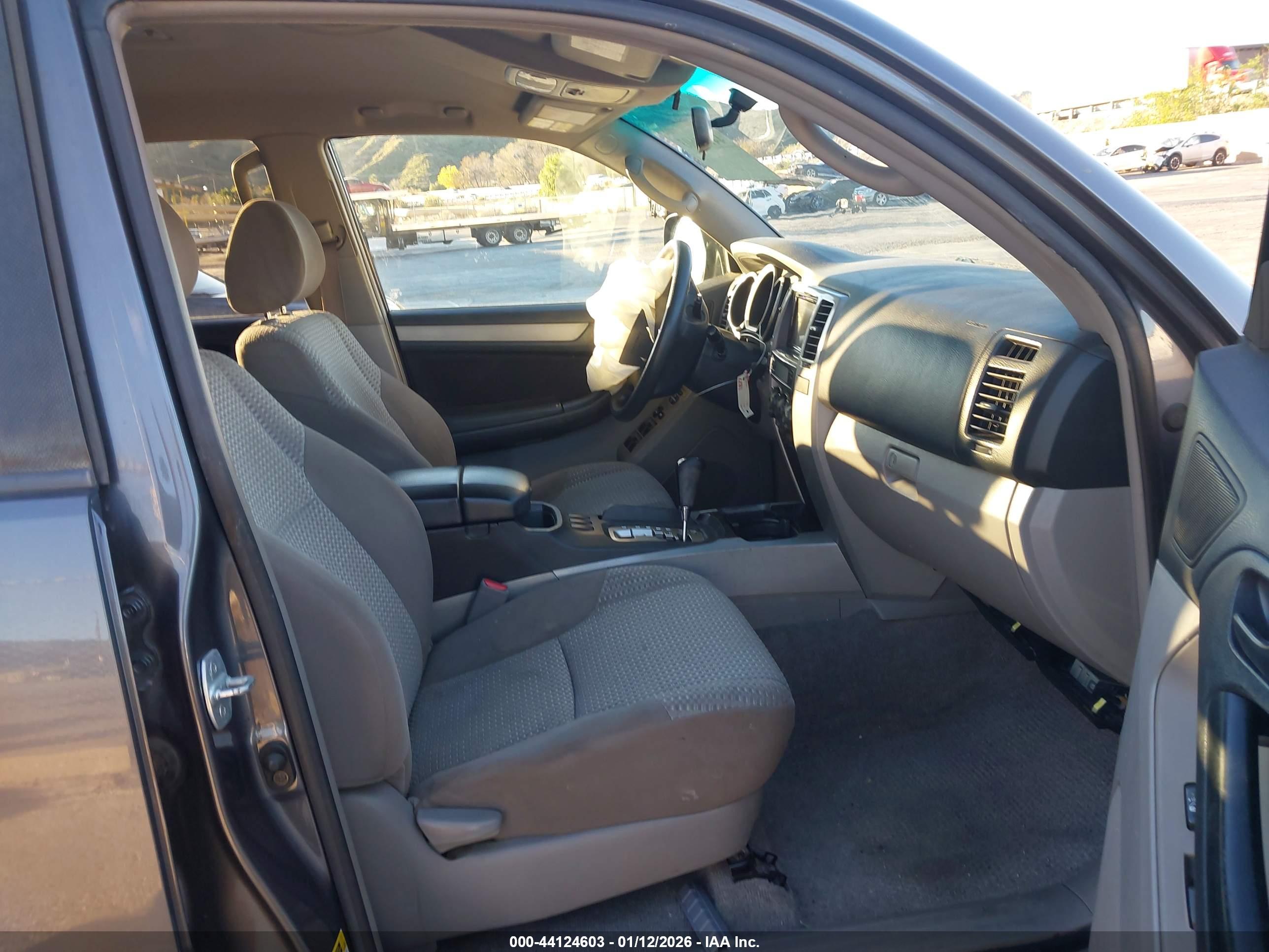 TOYOTA 4RUNNER image 5