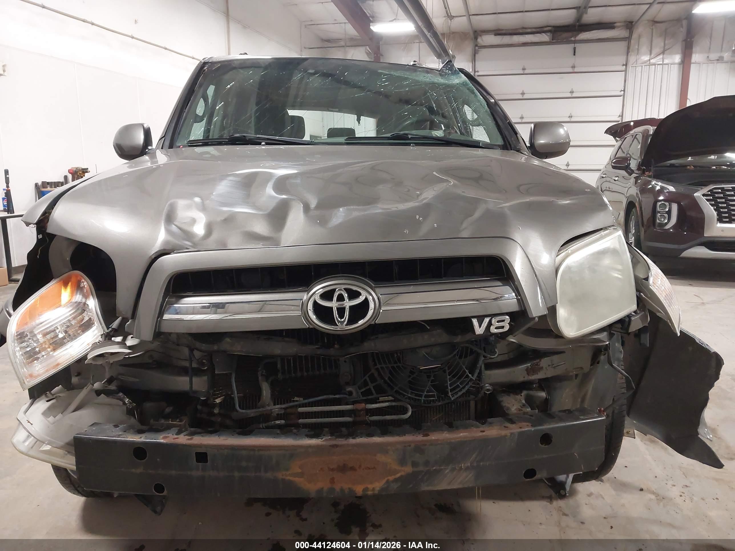 TOYOTA SEQUOIA image 6