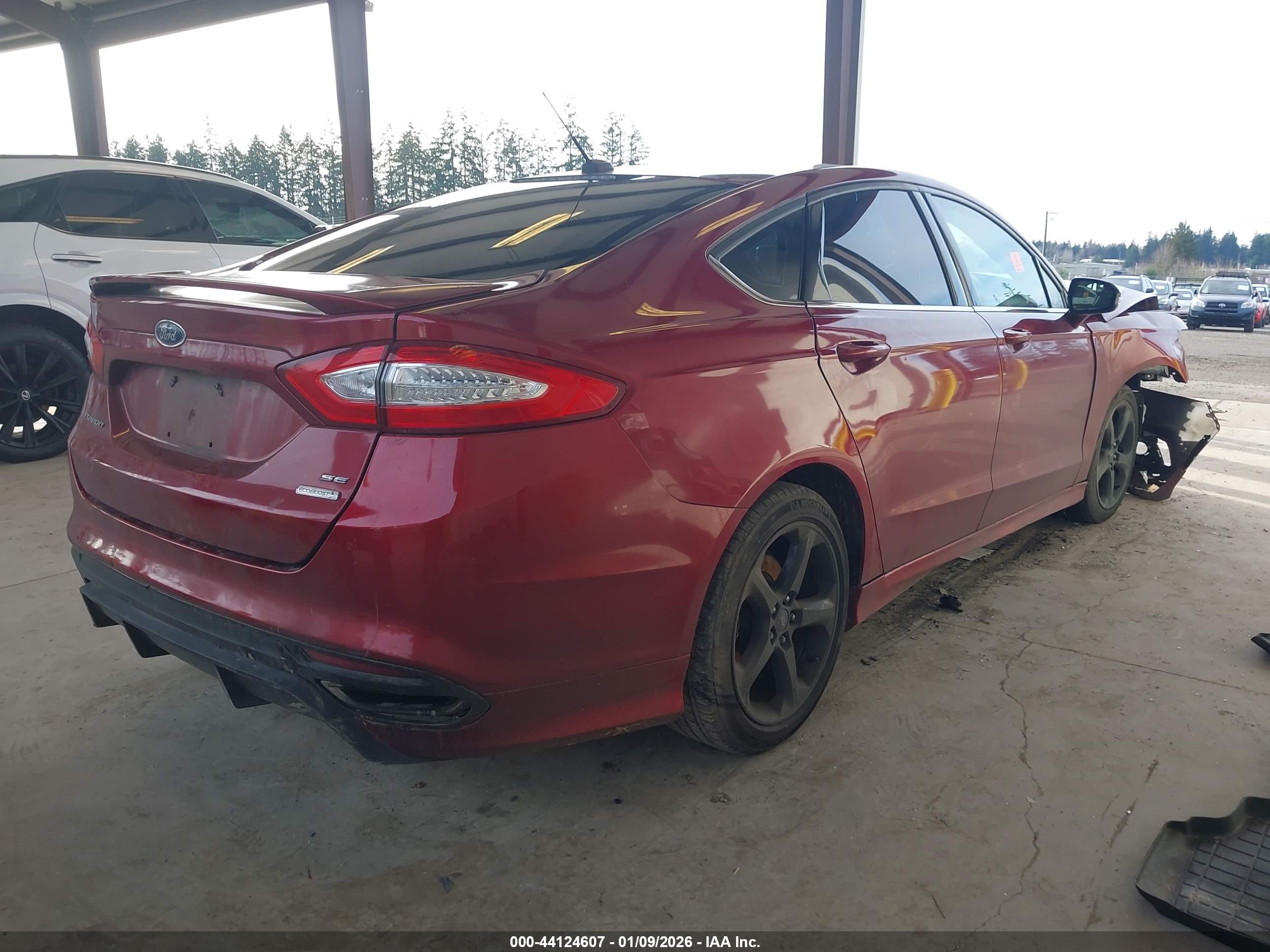 FORD FUSION image 4