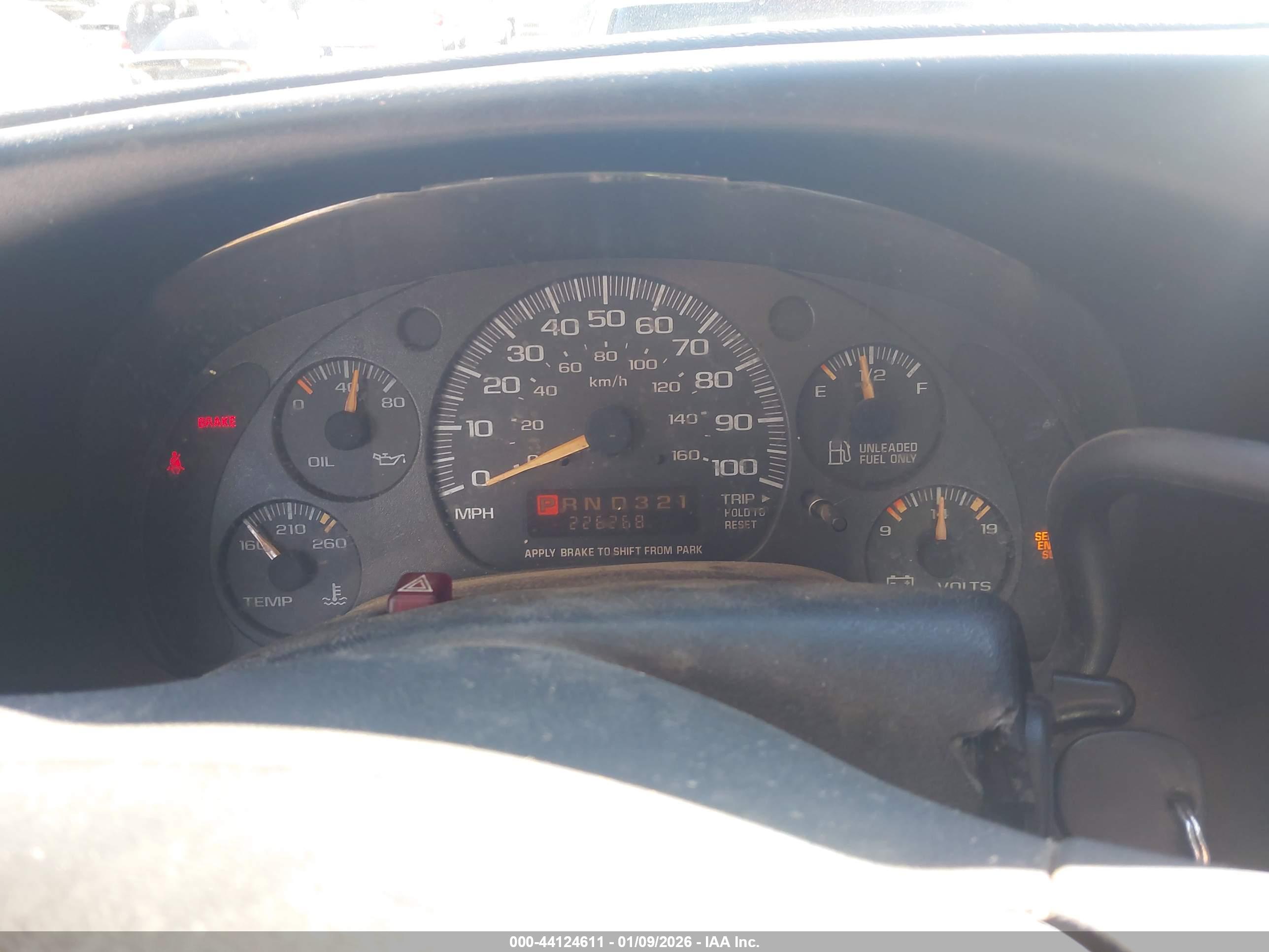 CHEVROLET EXPRESS image 7