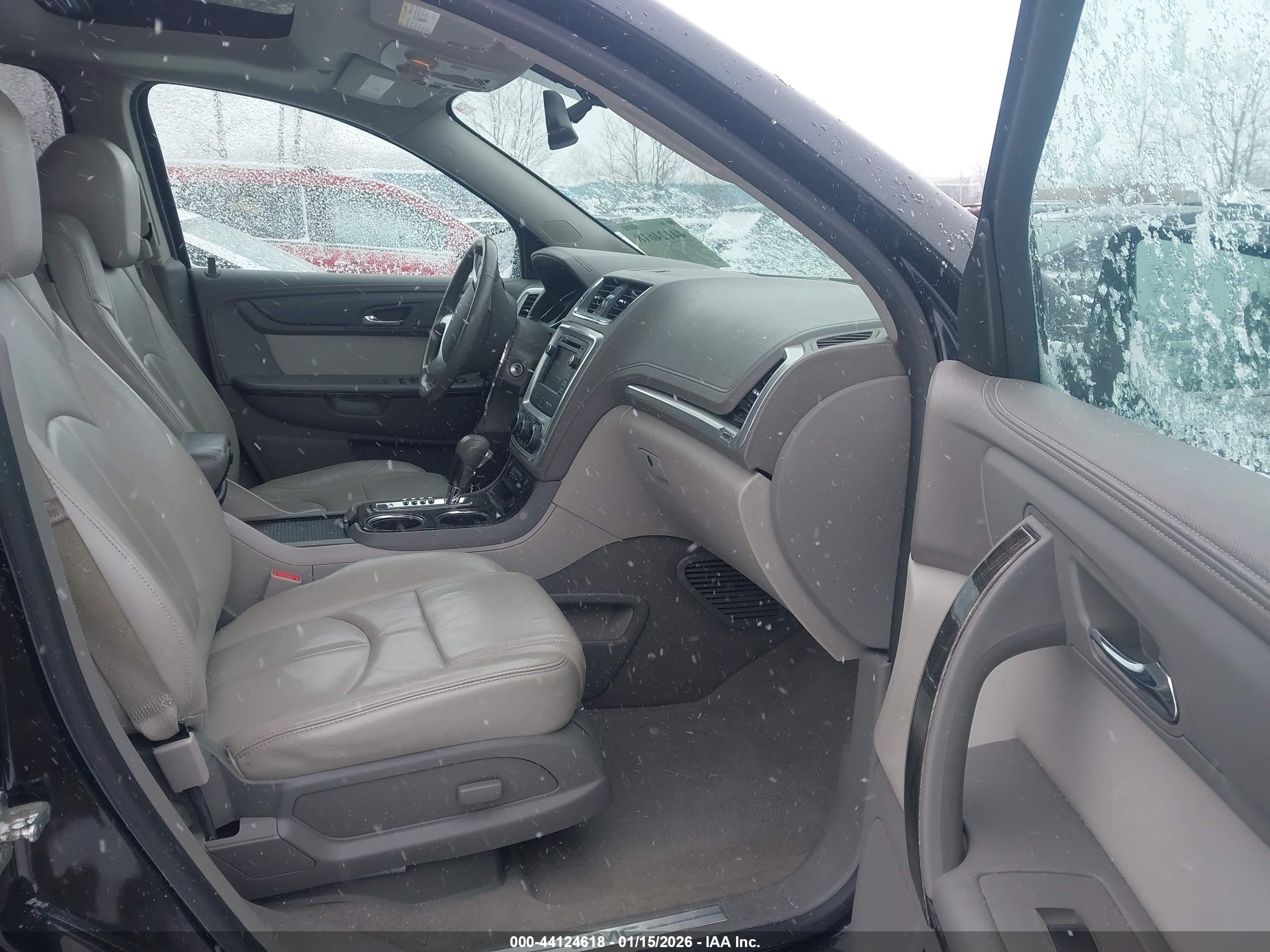 GMC ACADIA image 5
