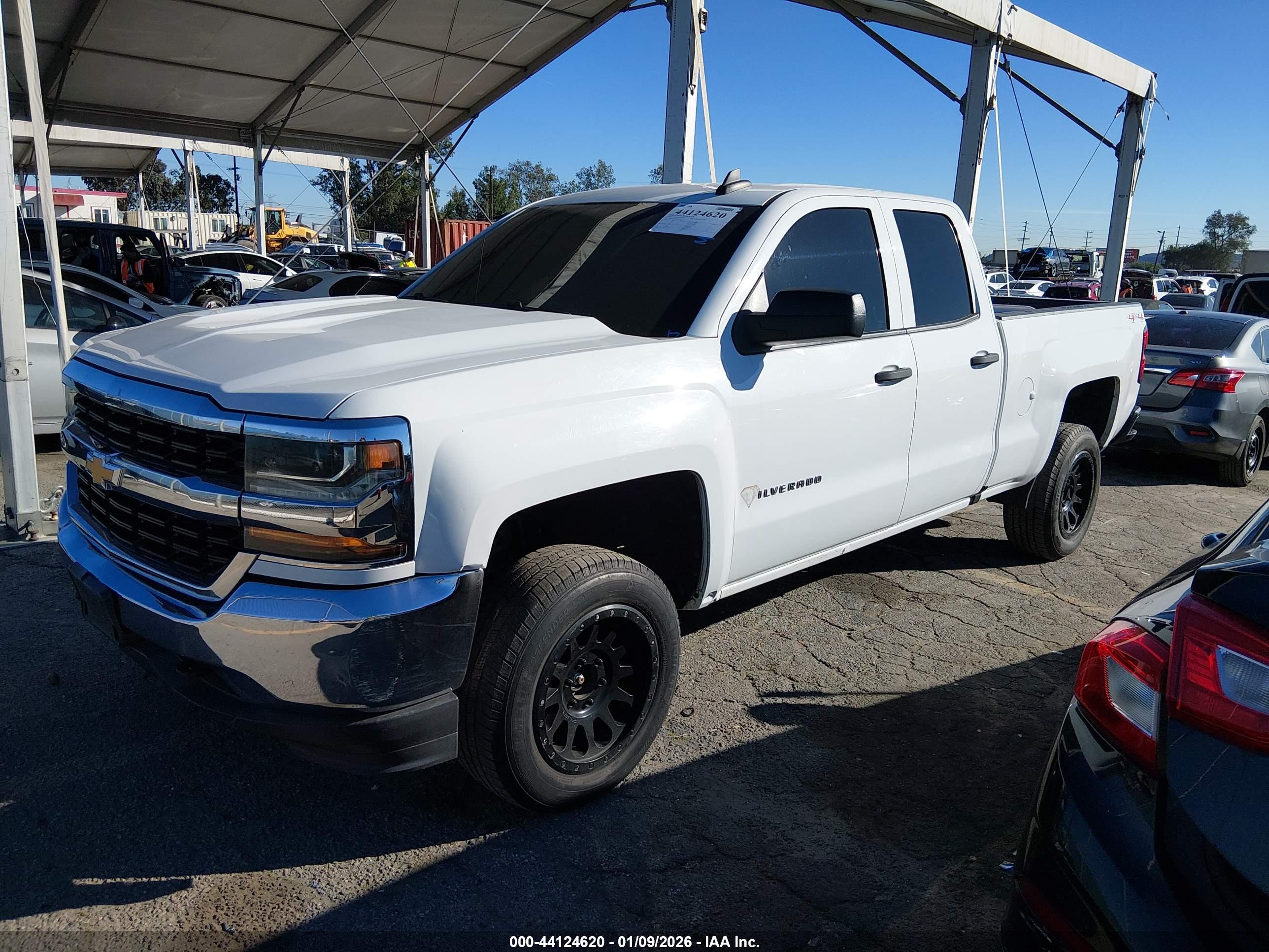 CHEVROLET SILVERADO image 2