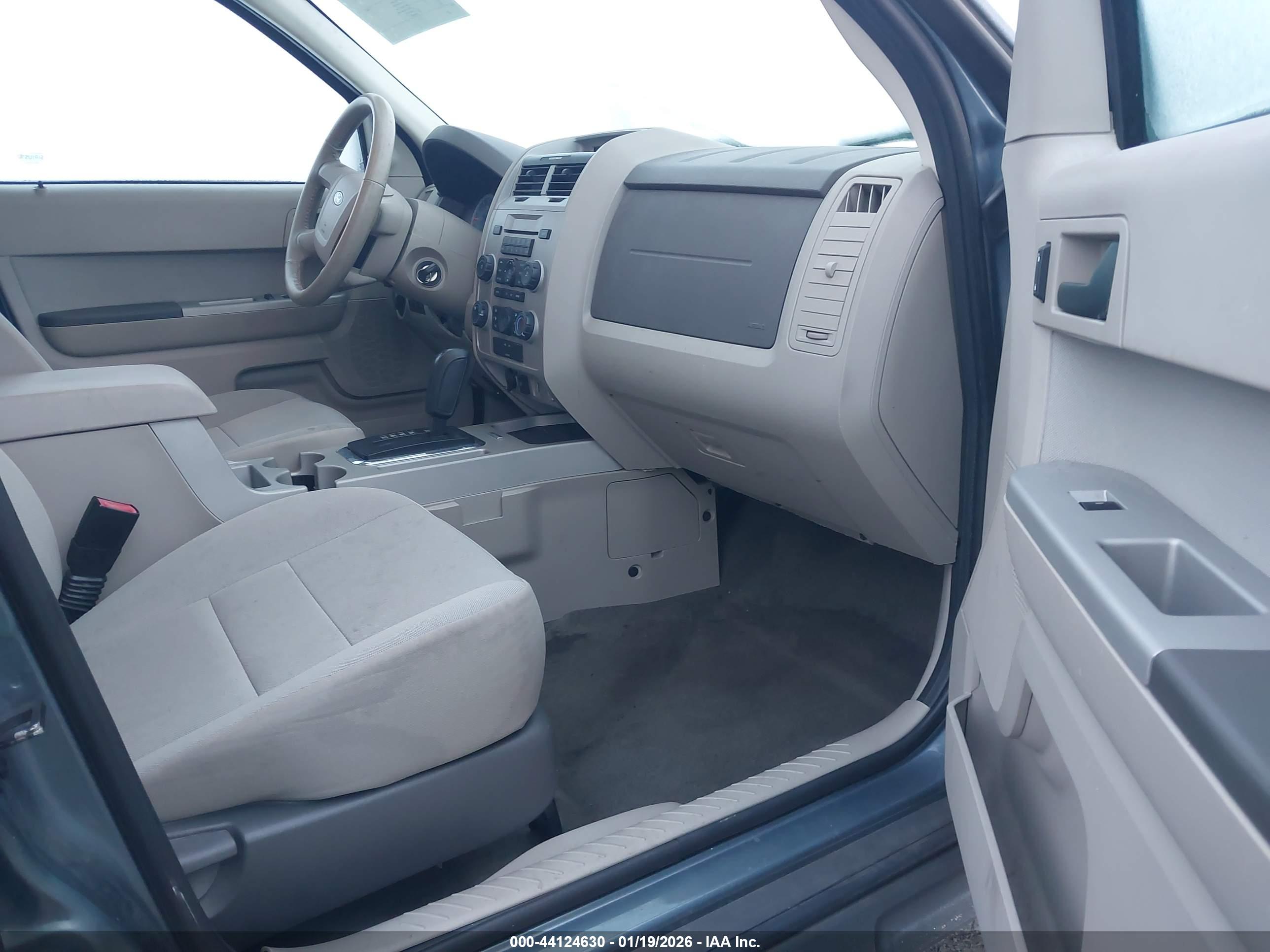 FORD ESCAPE image 5