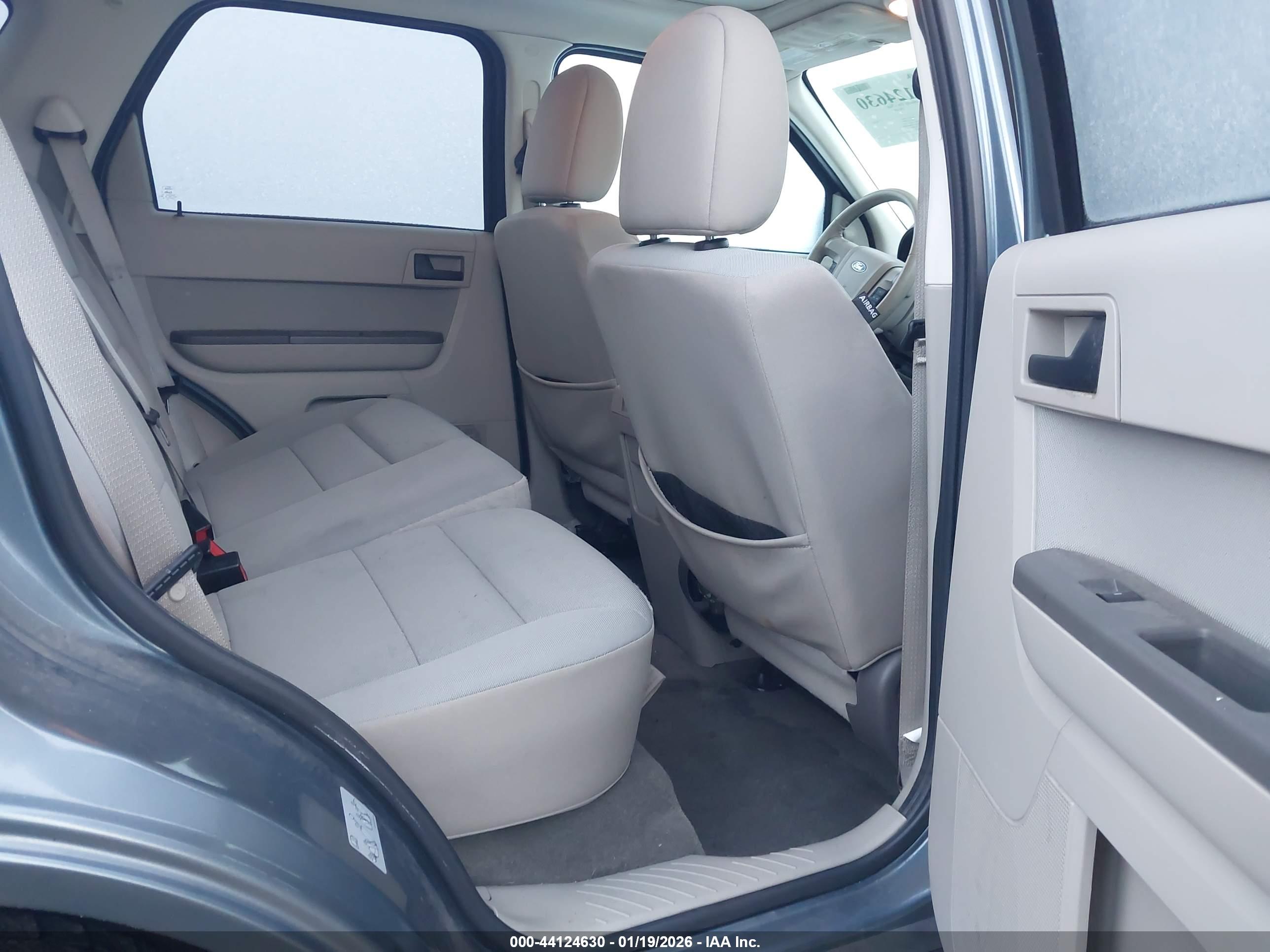 FORD ESCAPE image 8