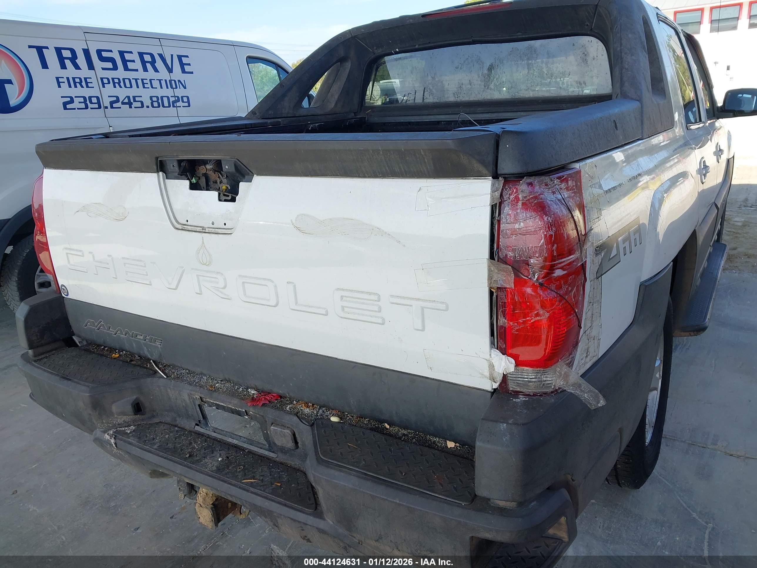CHEVROLET AVALANCHE image 6