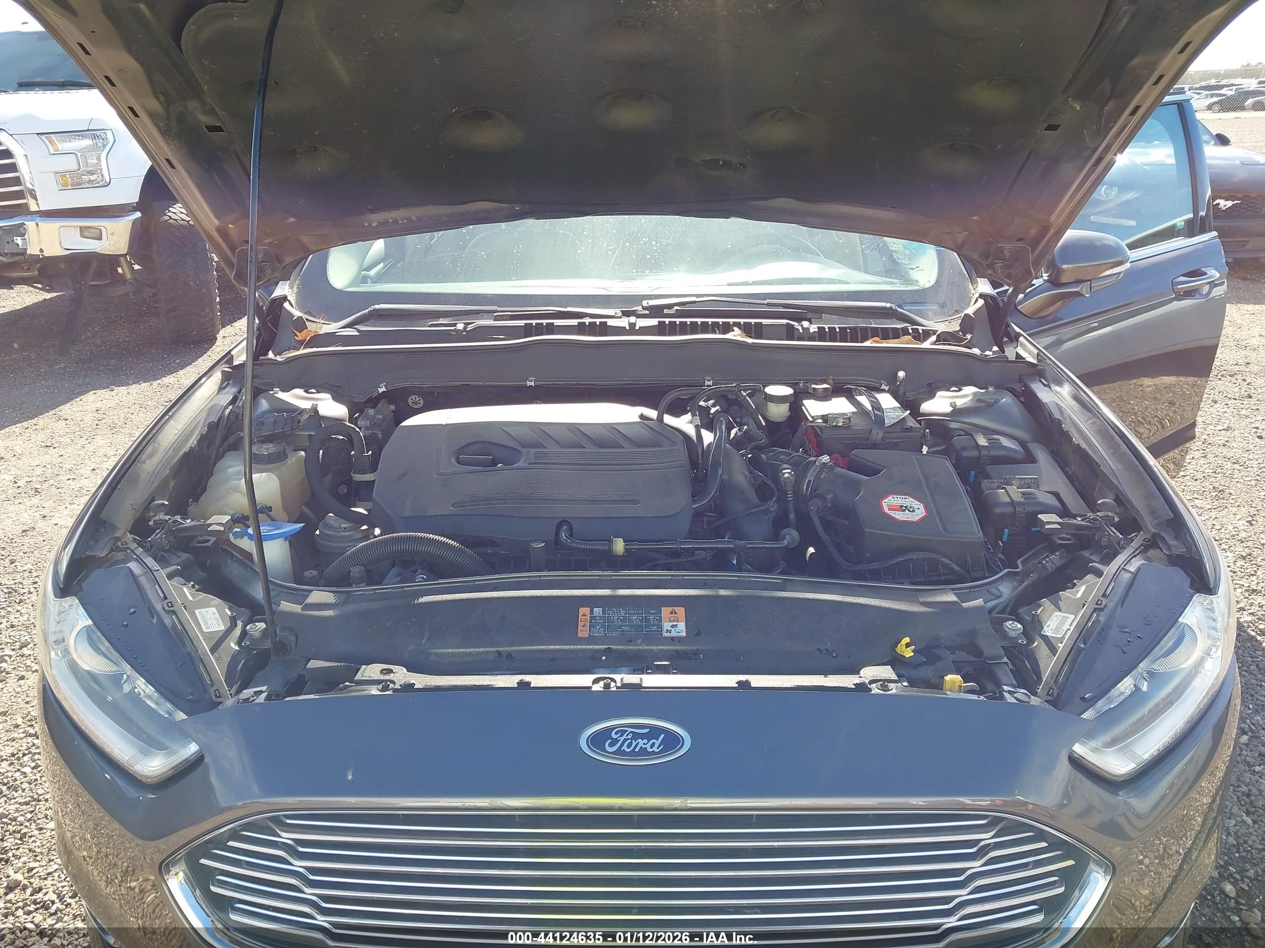 FORD FUSION image 10
