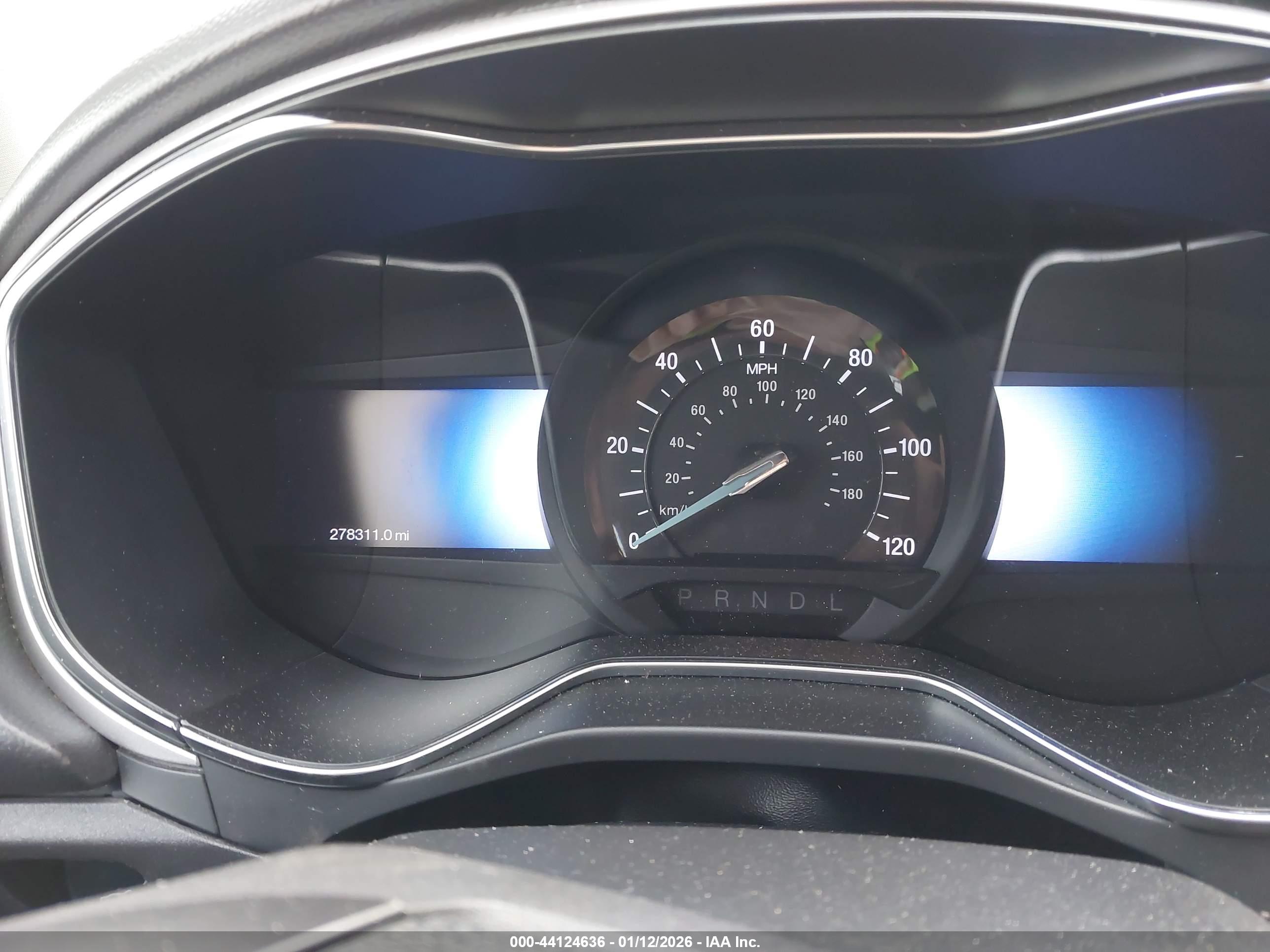 FORD FUSION image 7