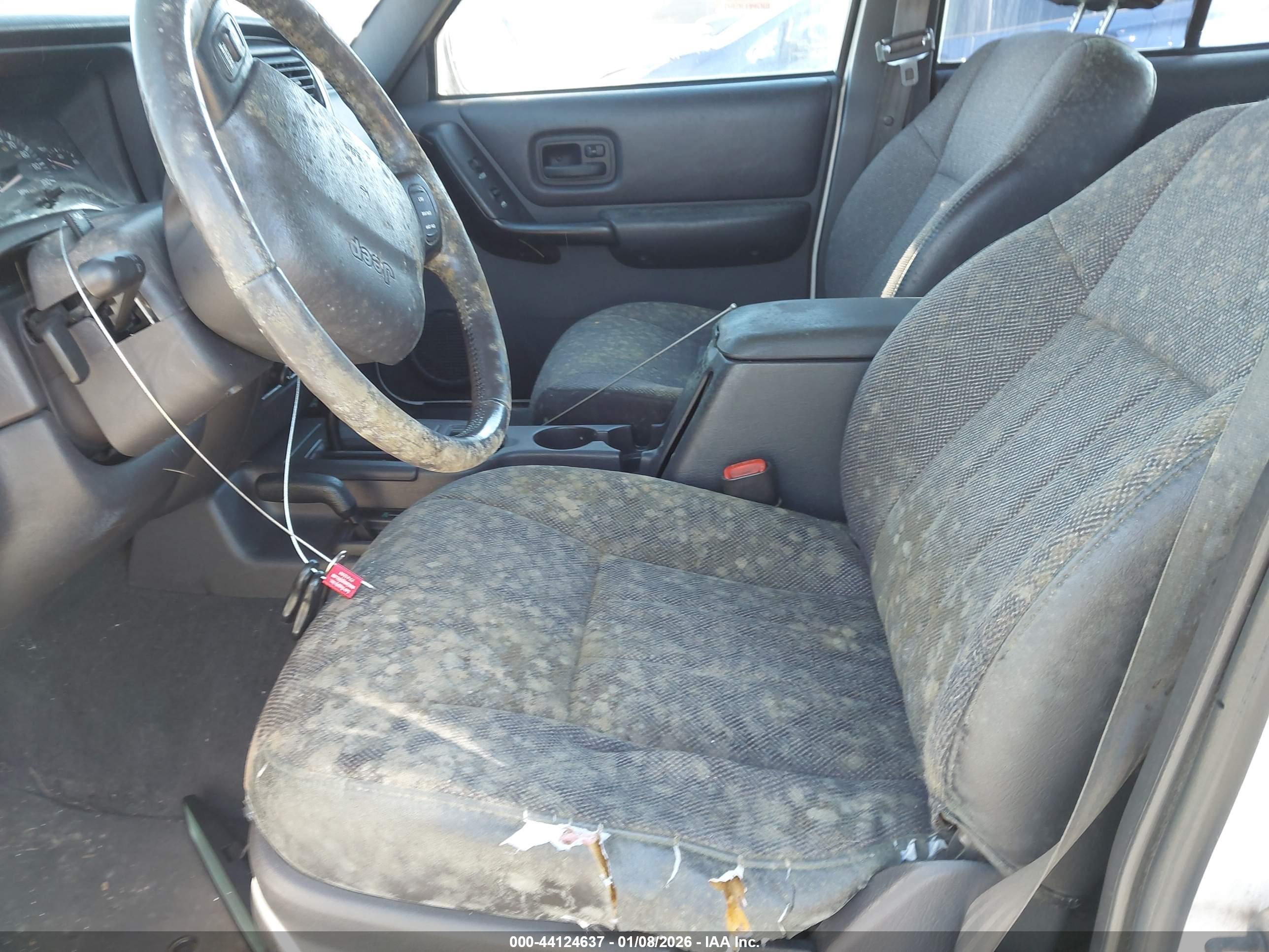 JEEP CHEROKEE image 6