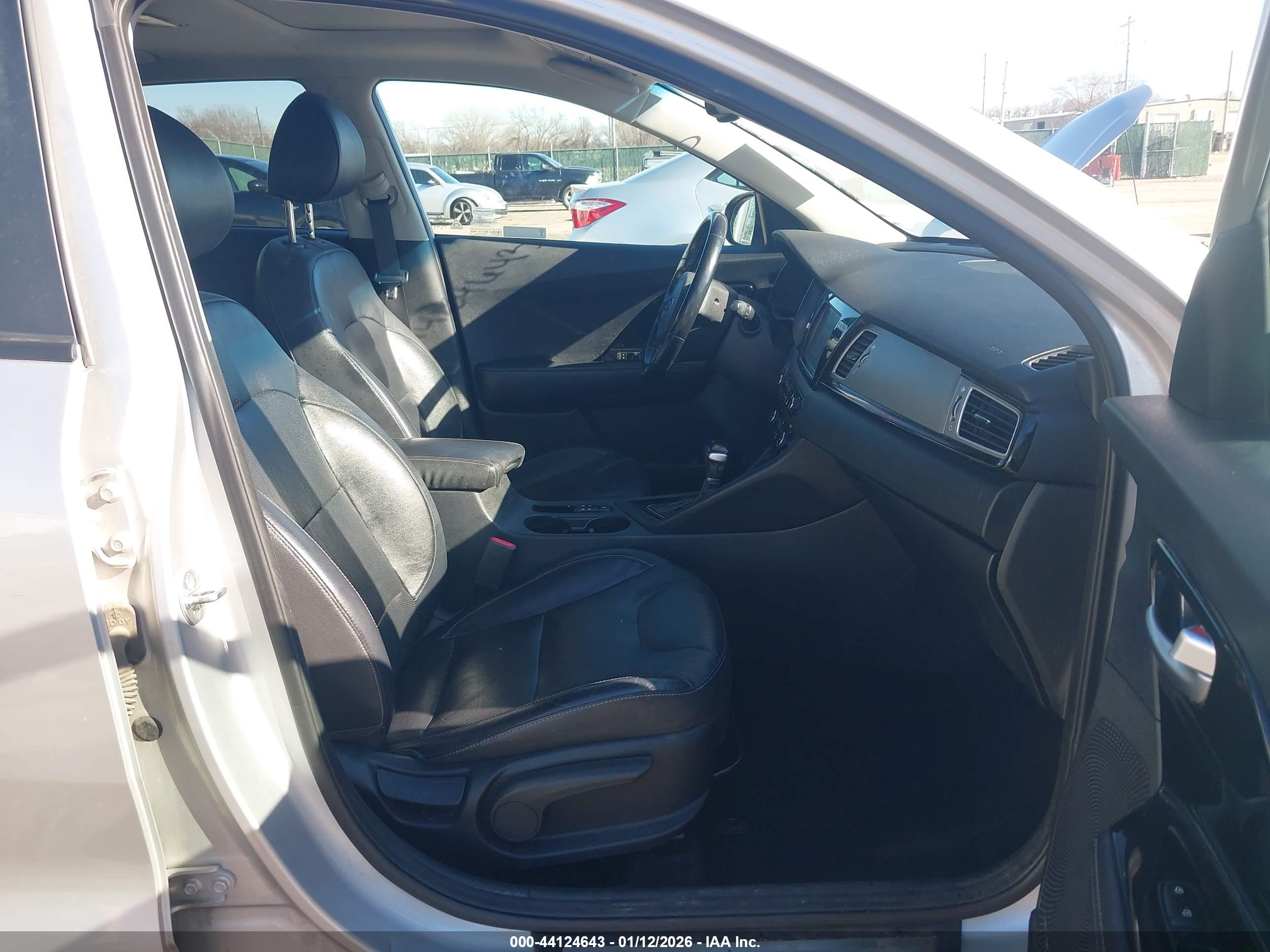 KIA NIRO image 5