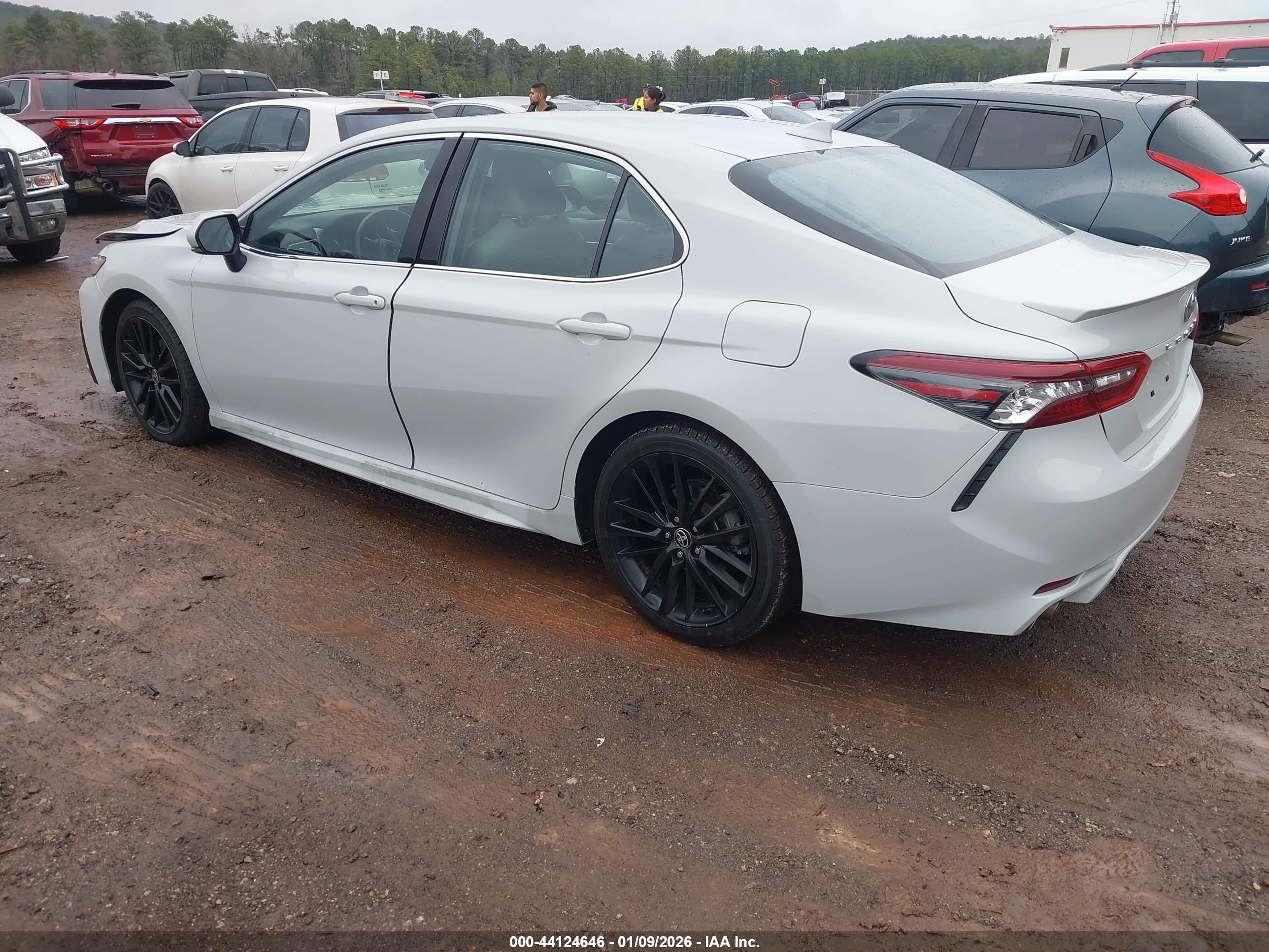 TOYOTA CAMRY image 3