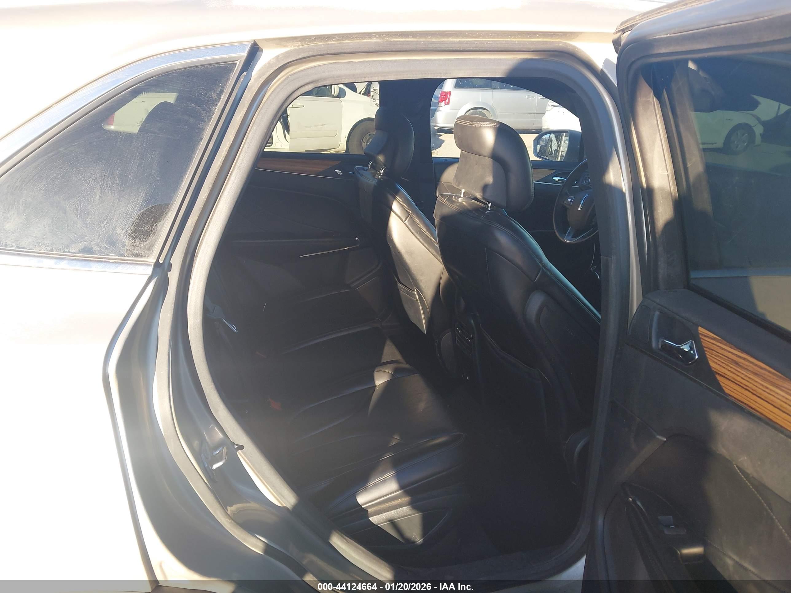 LINCOLN MKC image 8