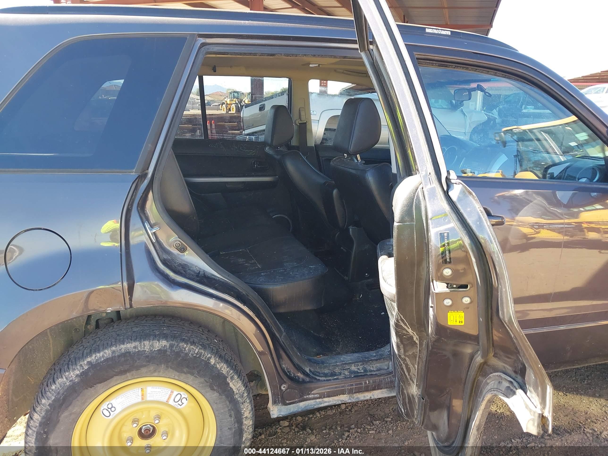 SUZUKI GRAND image 8