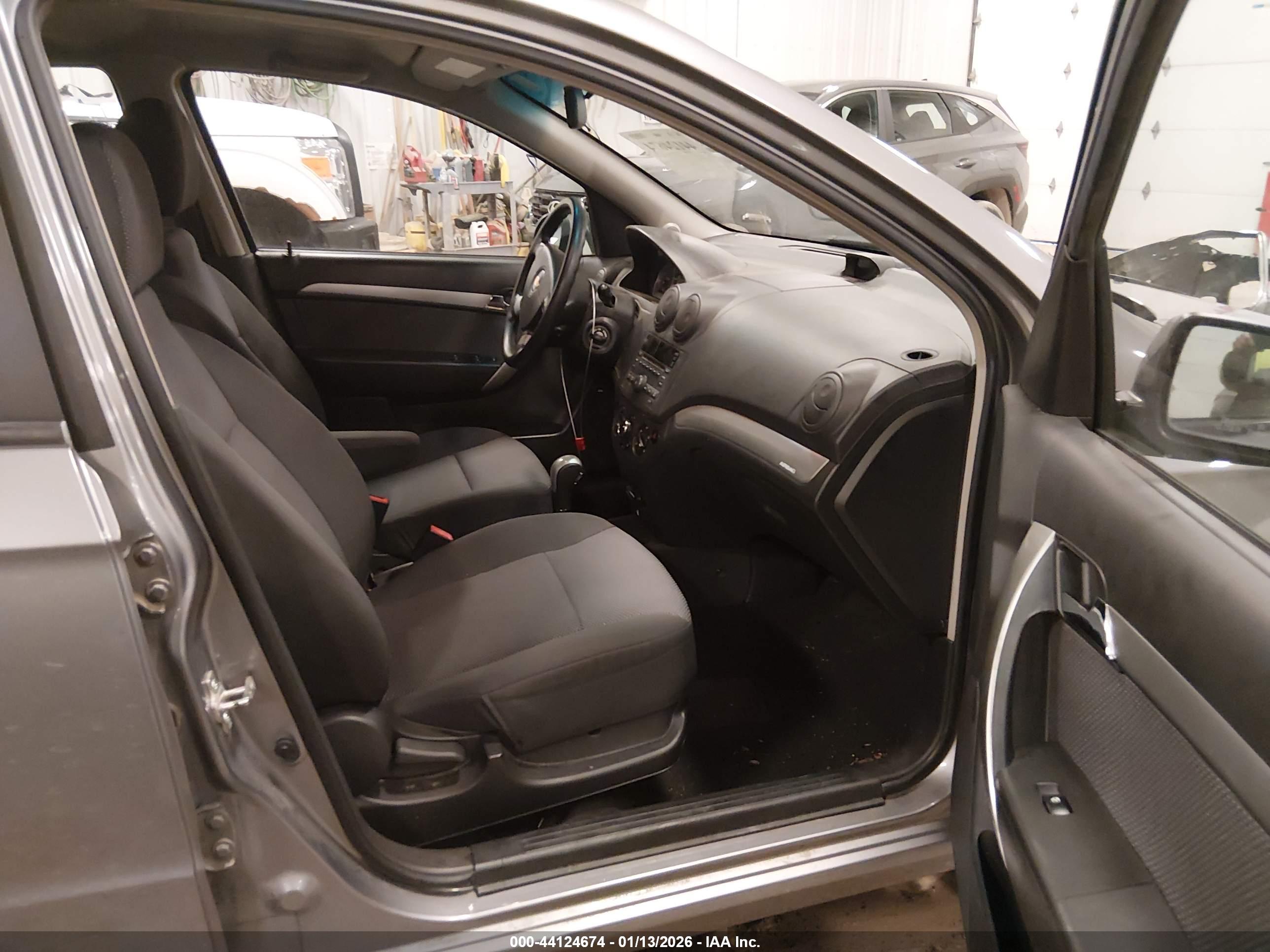 CHEVROLET AVEO image 5