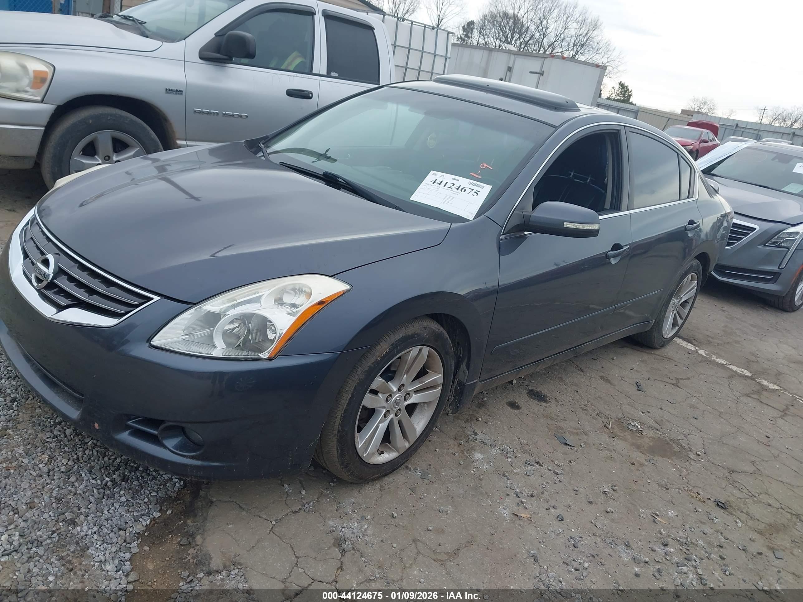 NISSAN ALTIMA image 2