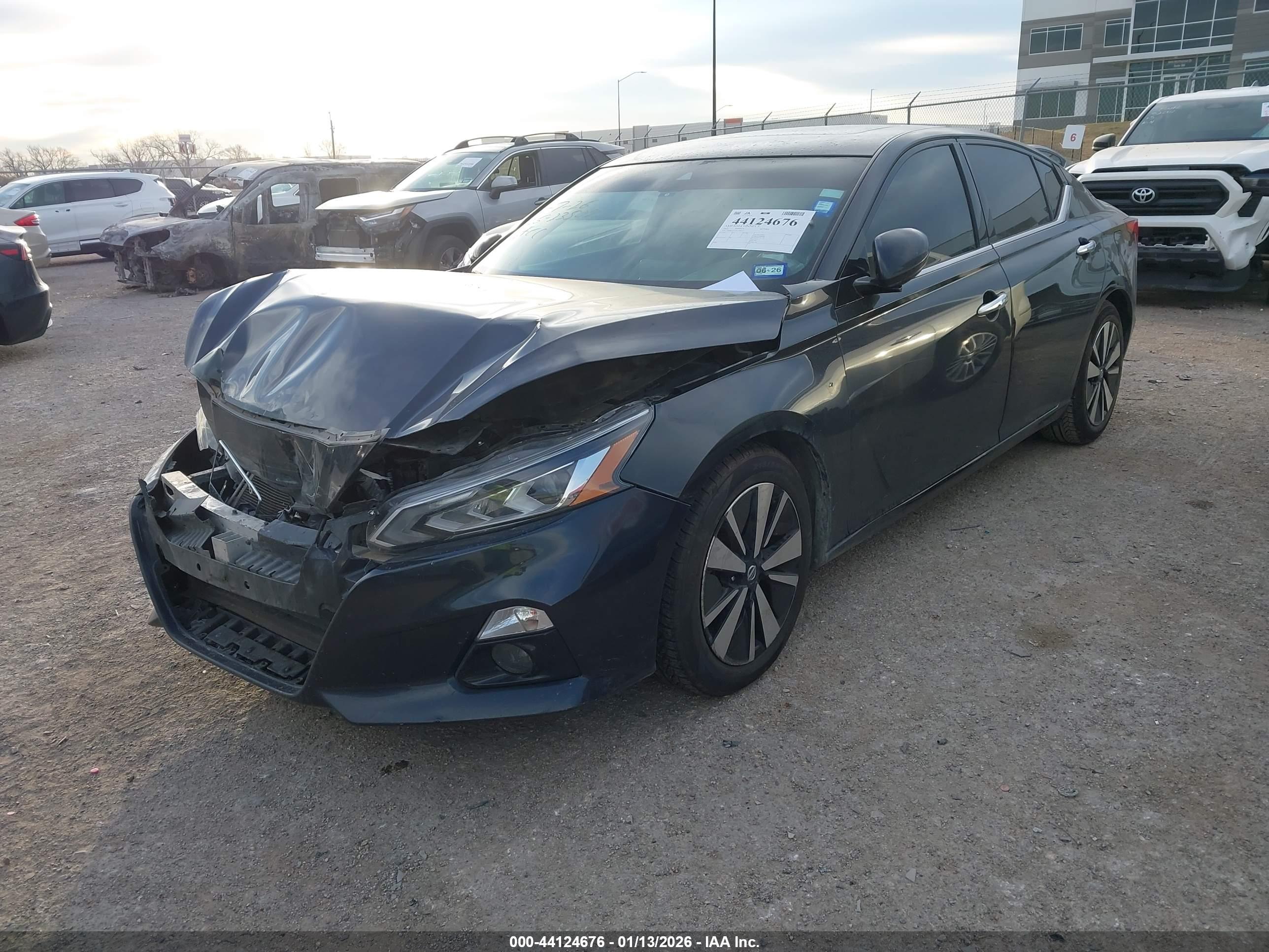 NISSAN ALTIMA image 2