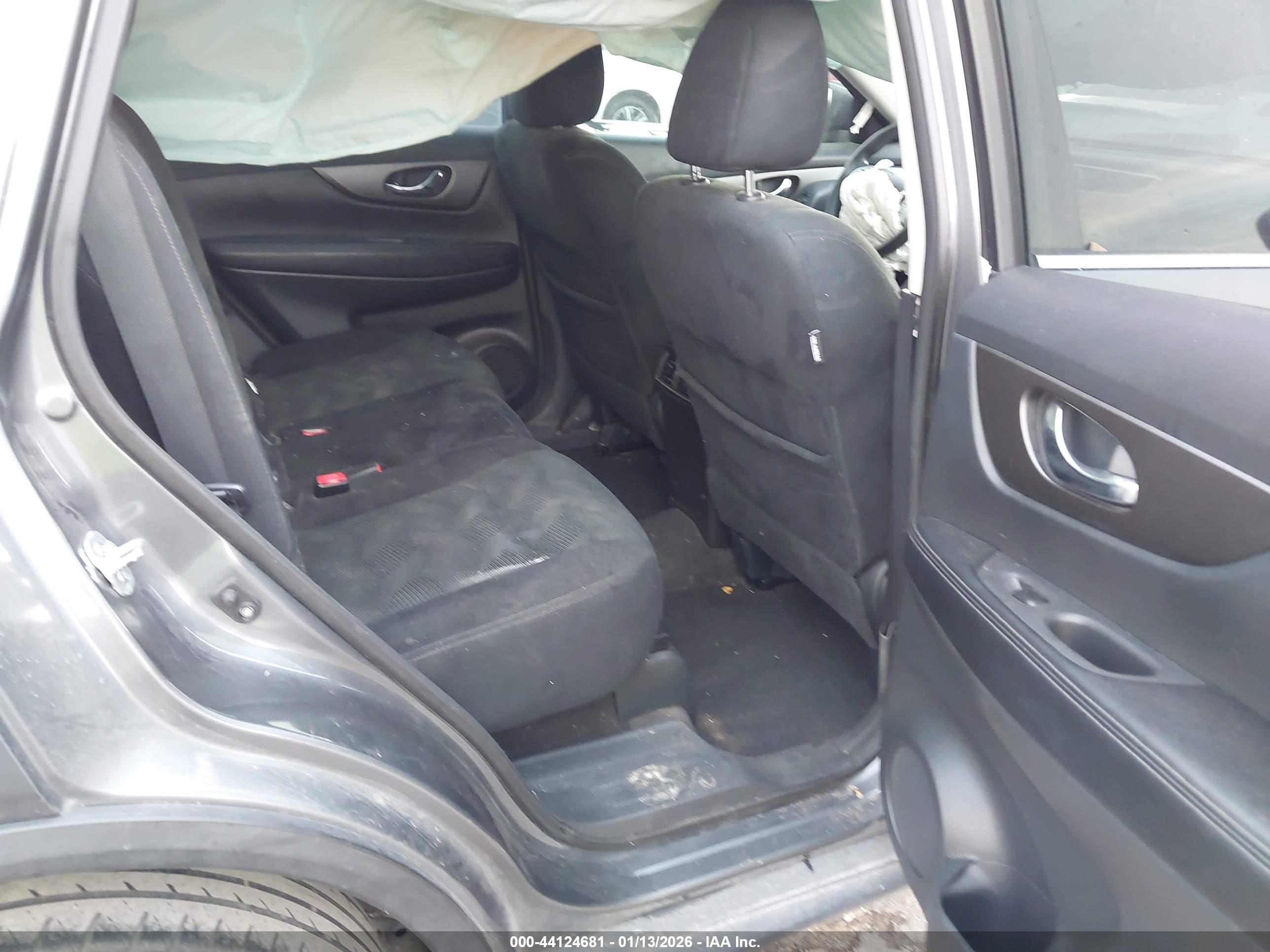 NISSAN ROGUE image 8
