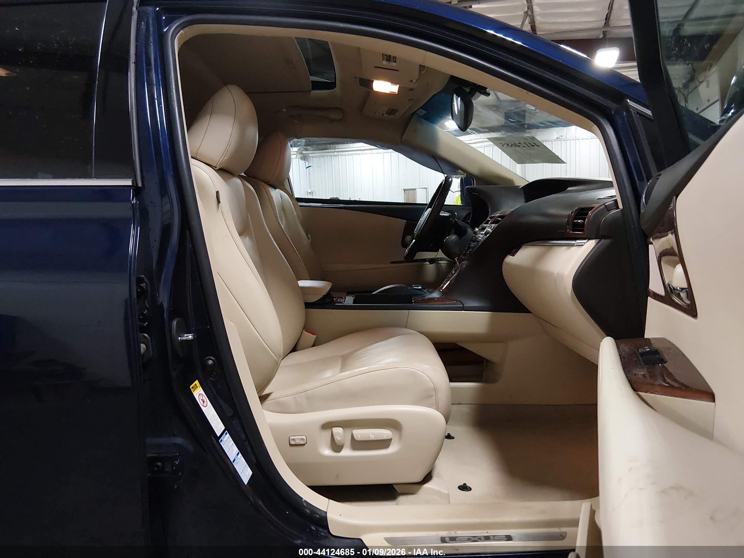 LEXUS RX image 5