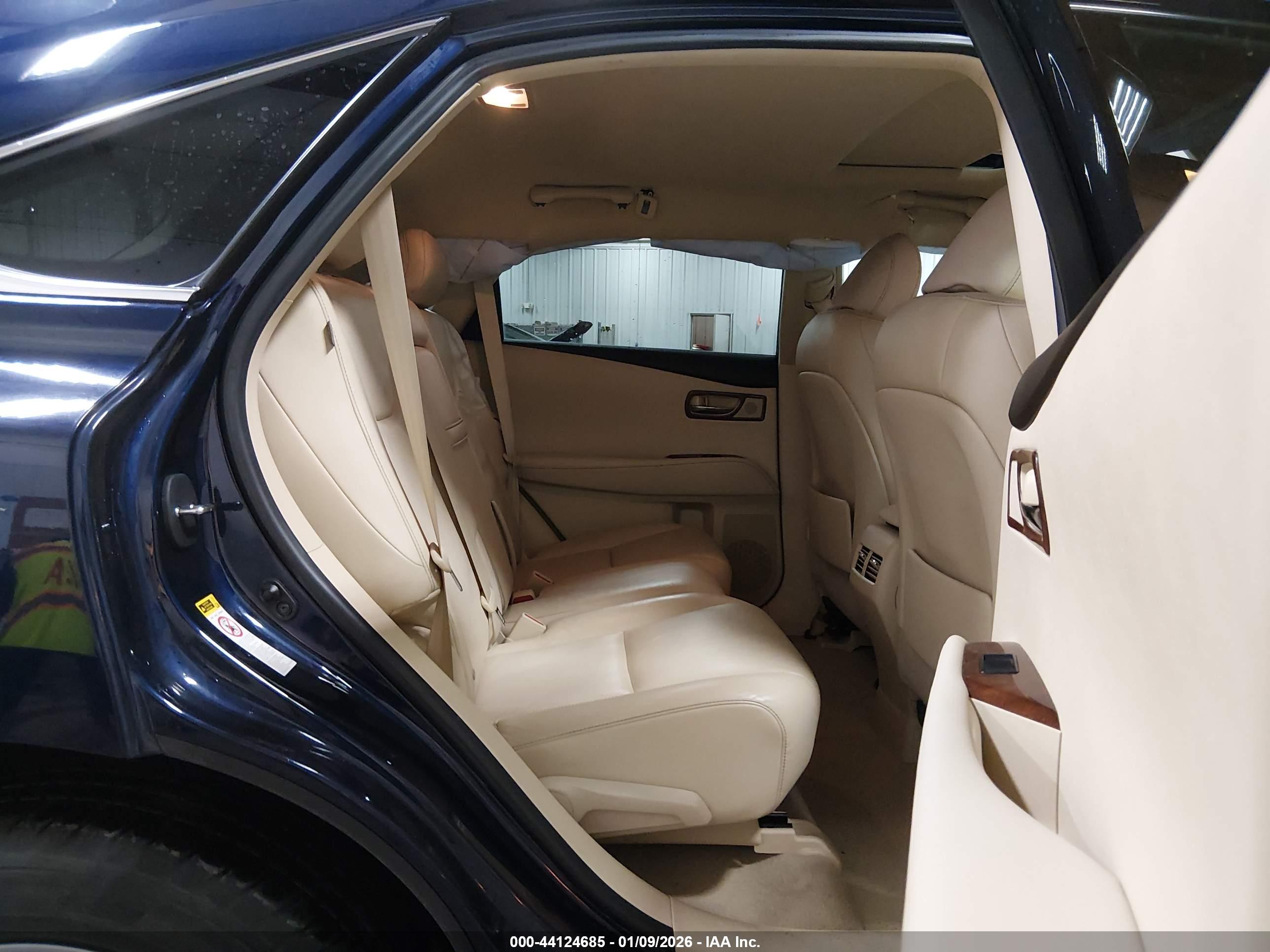 LEXUS RX image 8