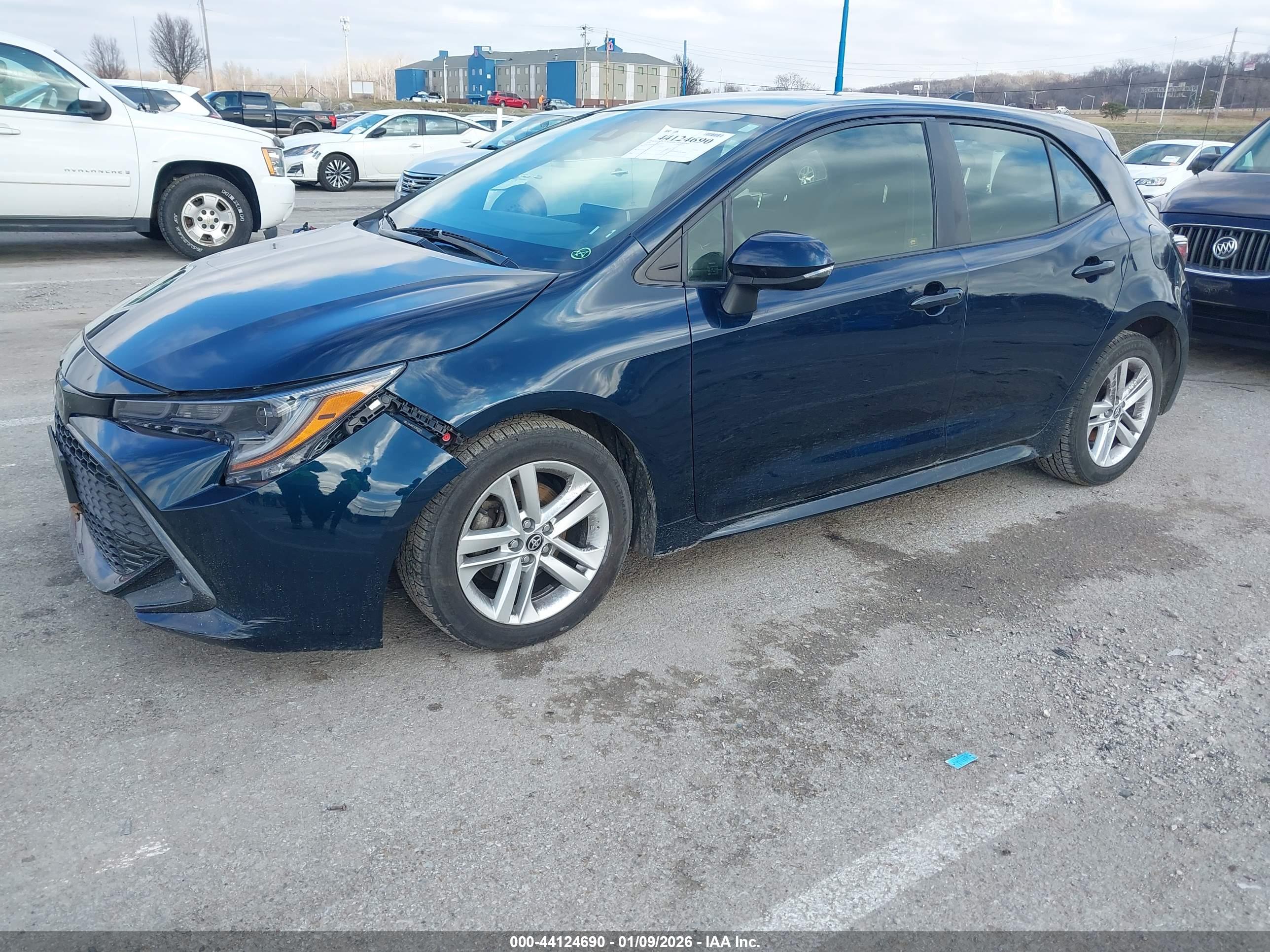 TOYOTA COROLLA image 2