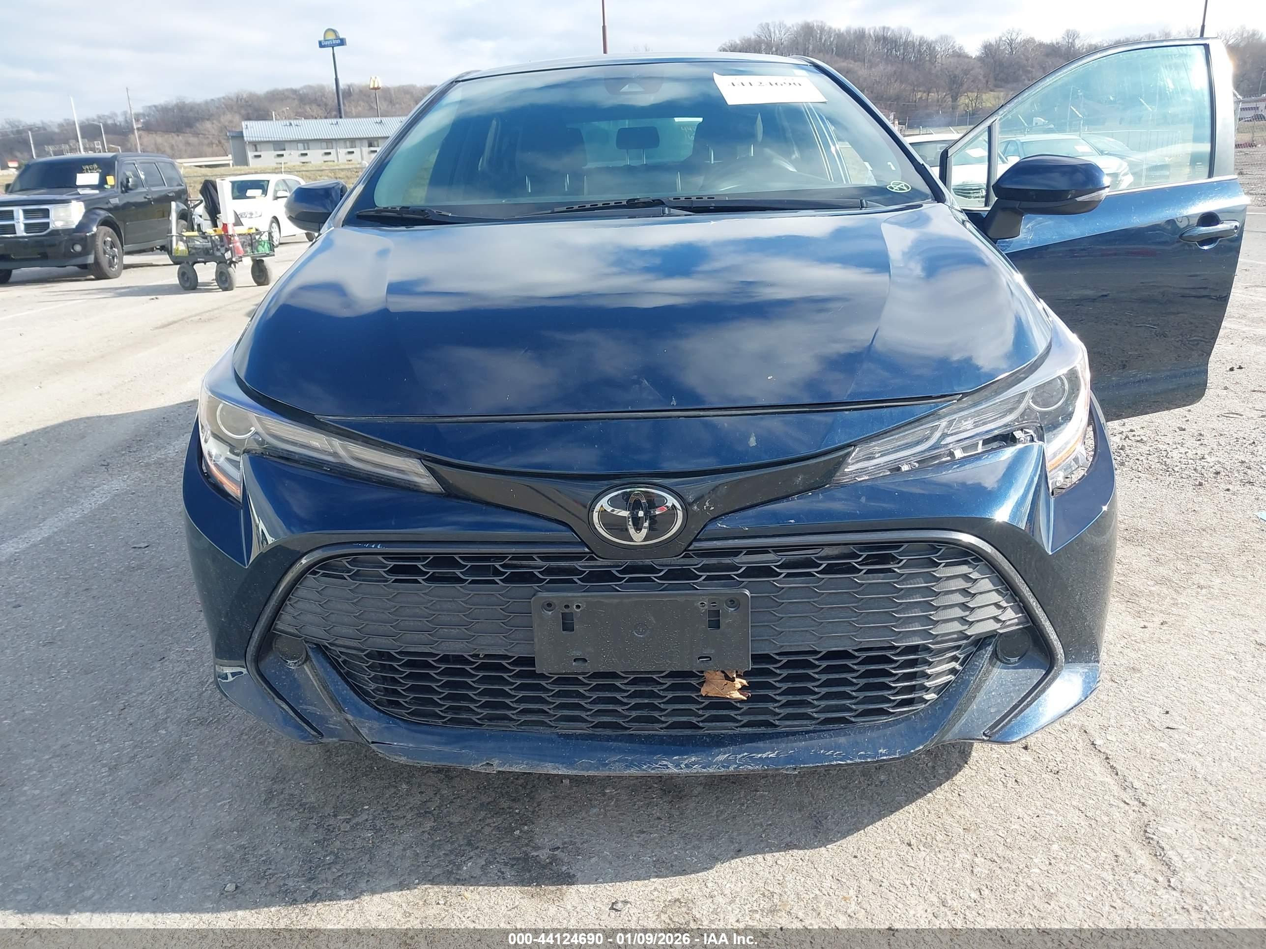 TOYOTA COROLLA image 6