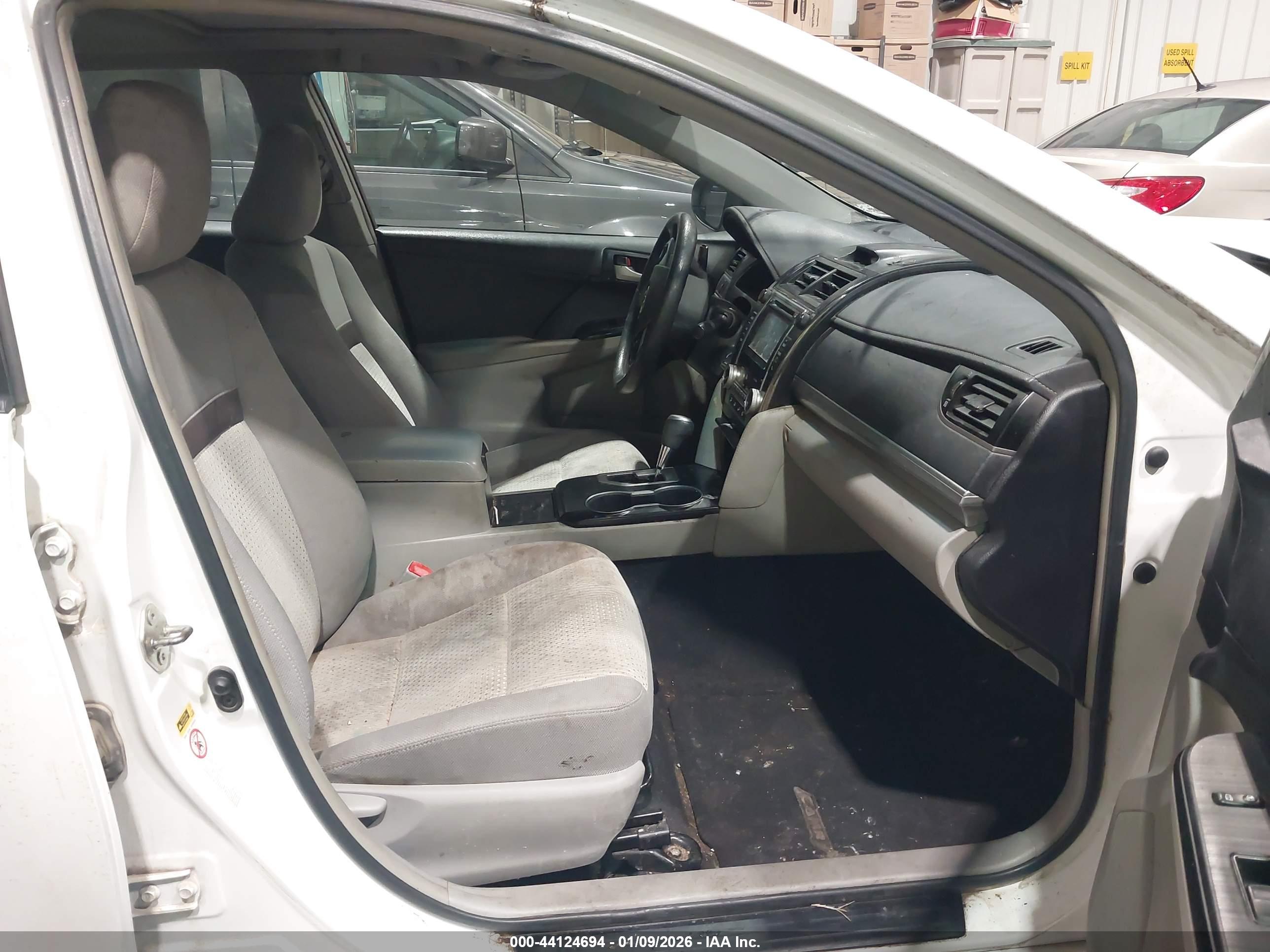 TOYOTA CAMRY image 5