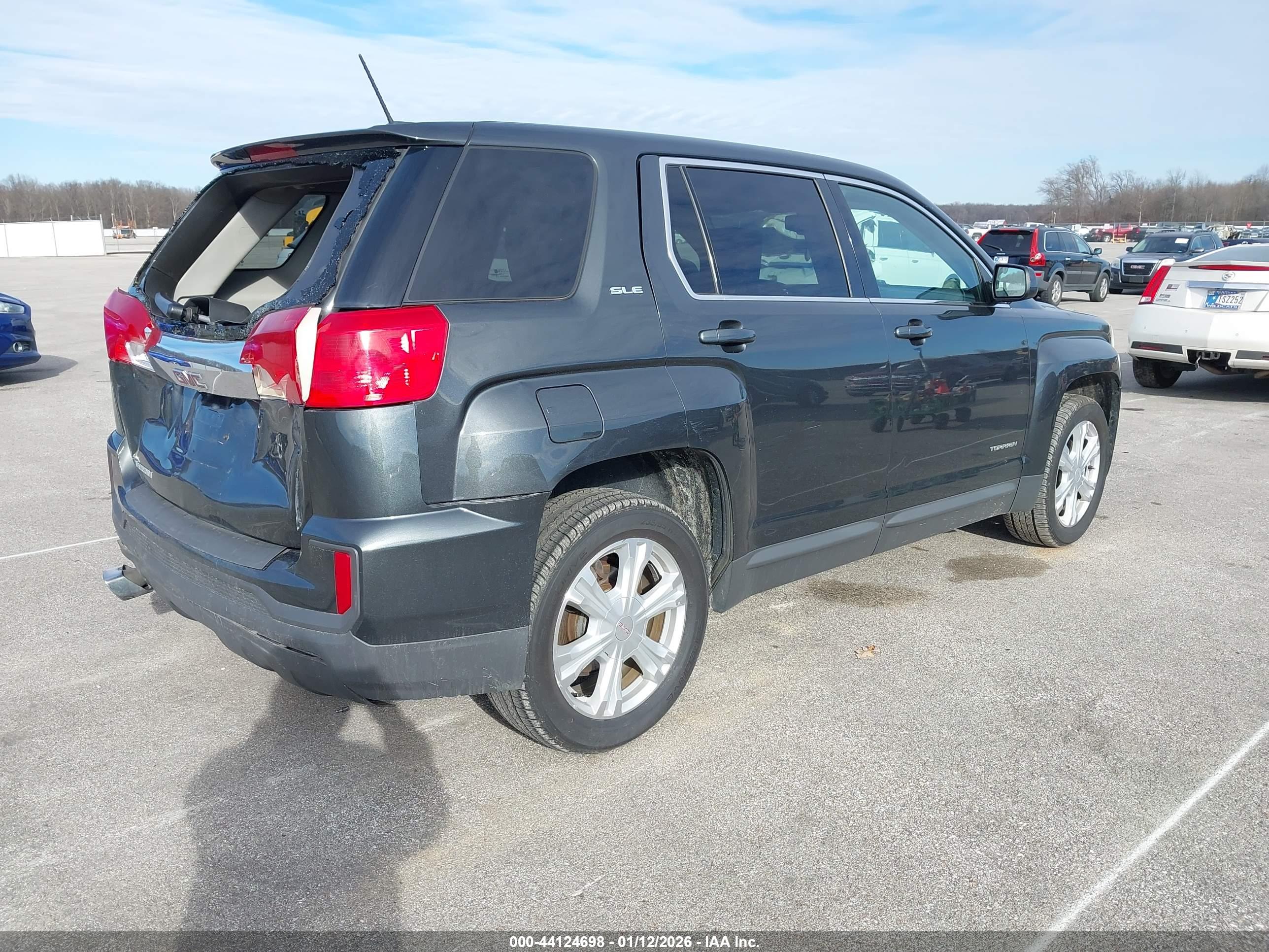 GMC TERRAIN image 4