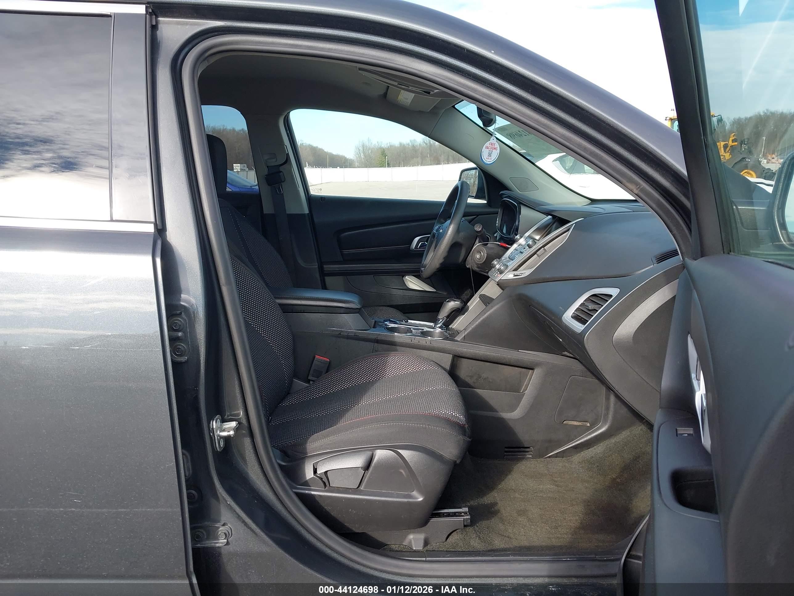 GMC TERRAIN image 5
