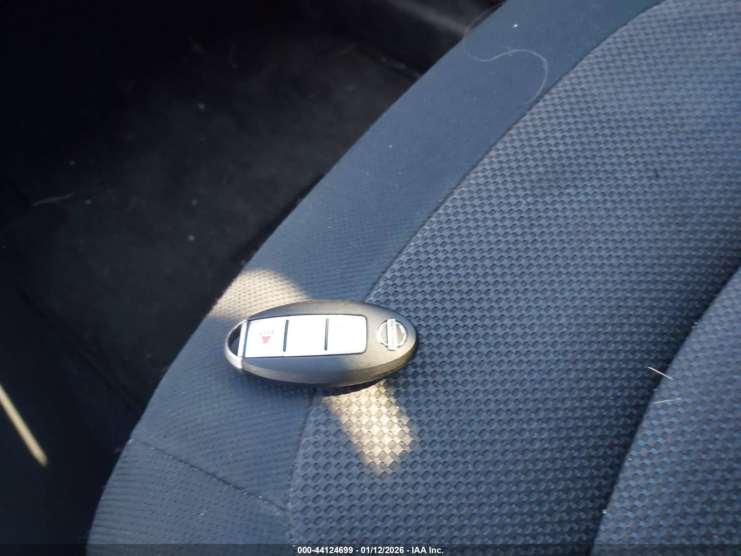 NISSAN ROGUE image 11