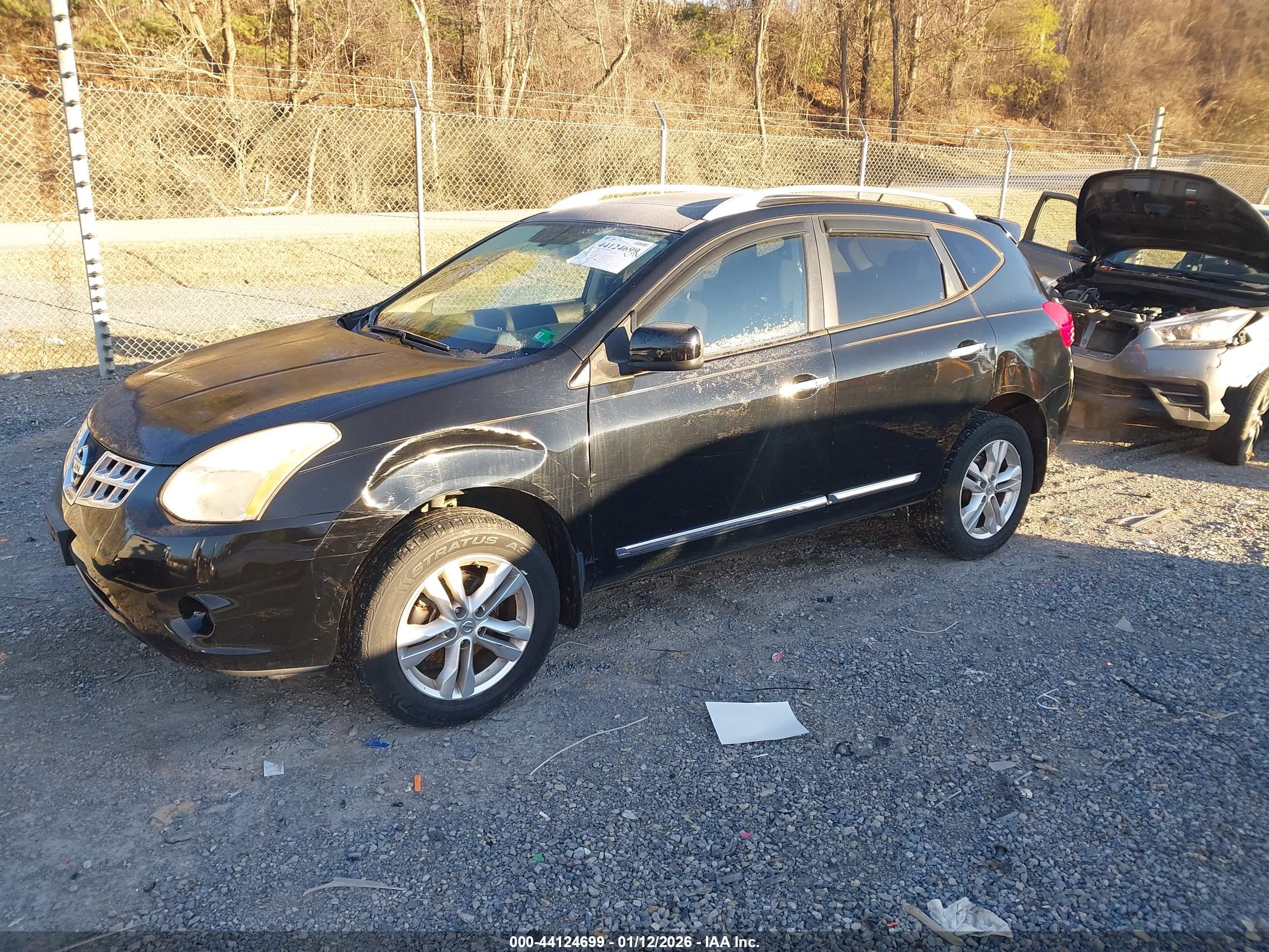NISSAN ROGUE image 2