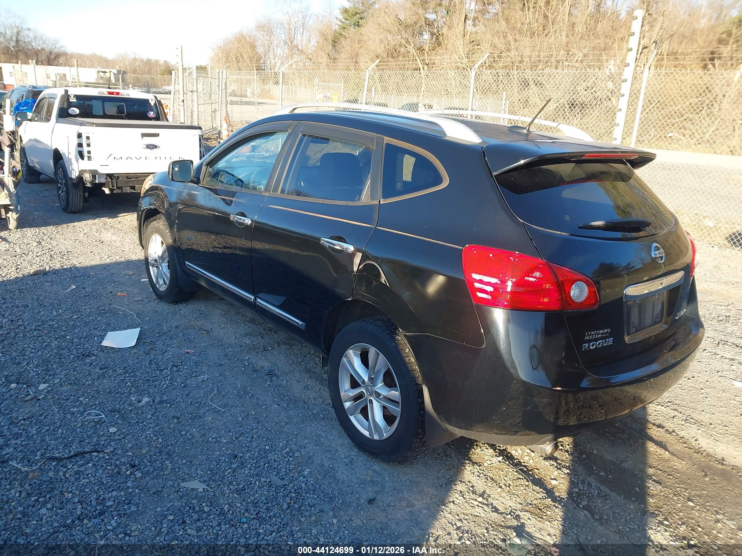 NISSAN ROGUE image 3