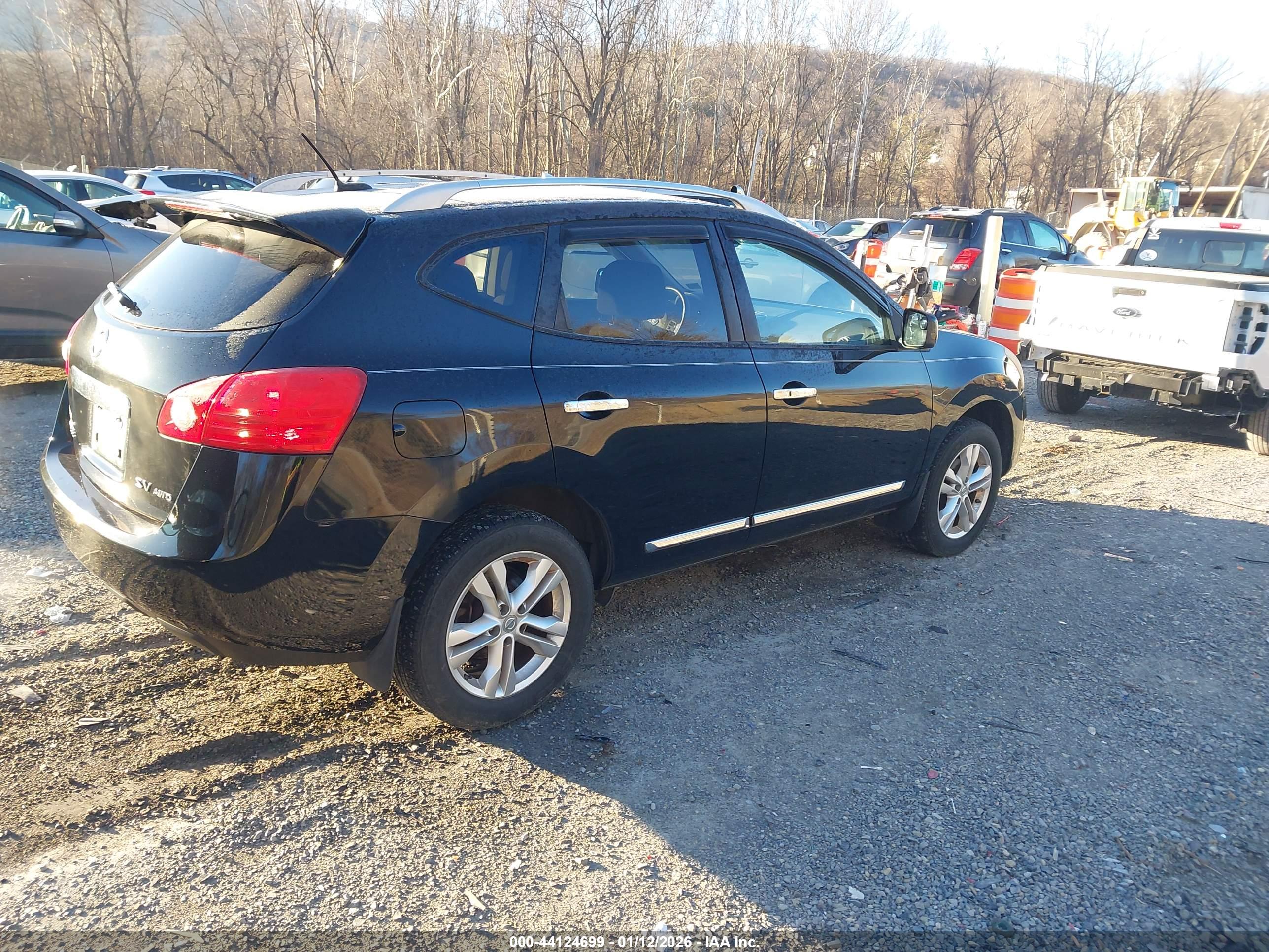 NISSAN ROGUE image 4