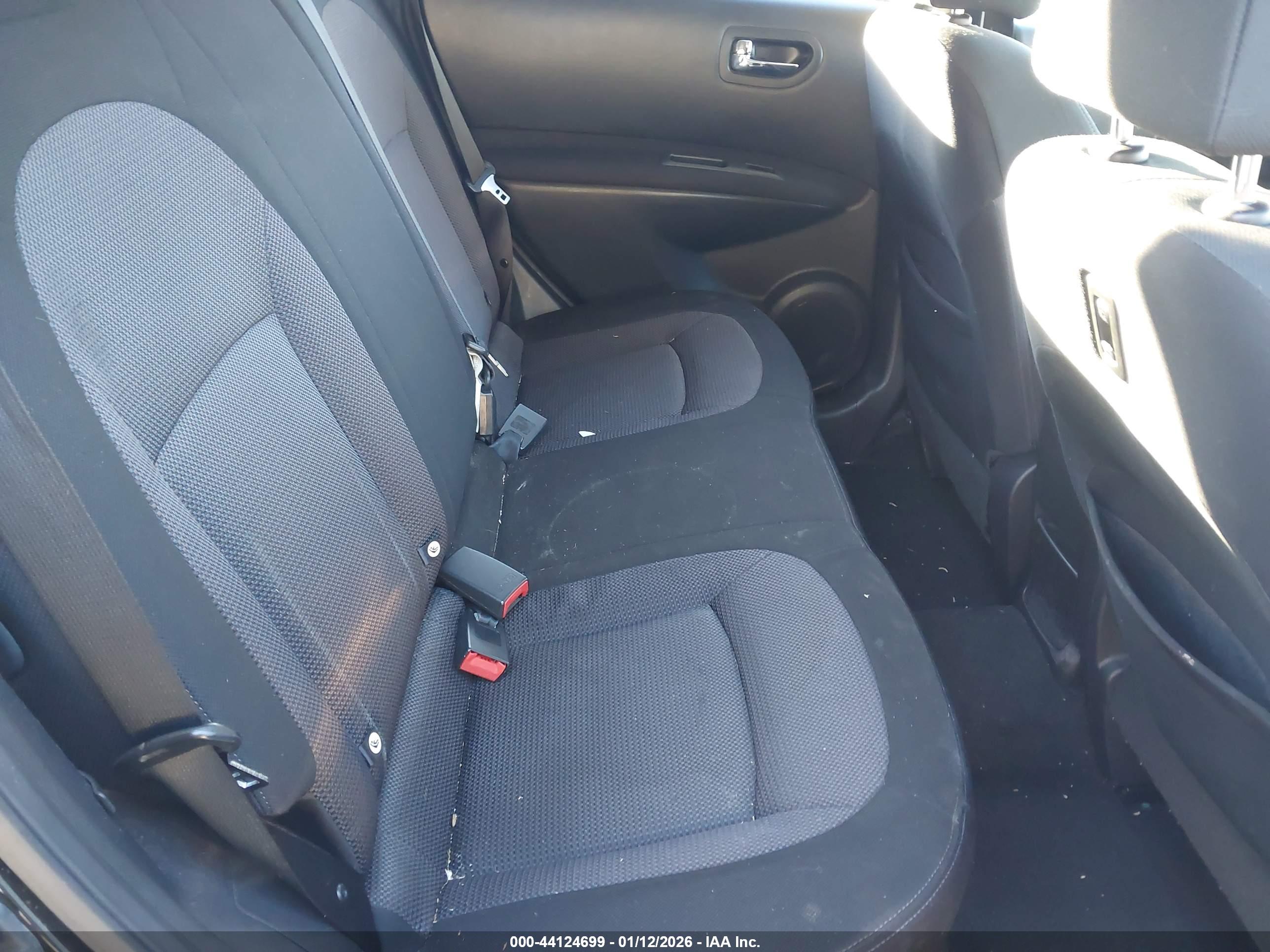 NISSAN ROGUE image 8