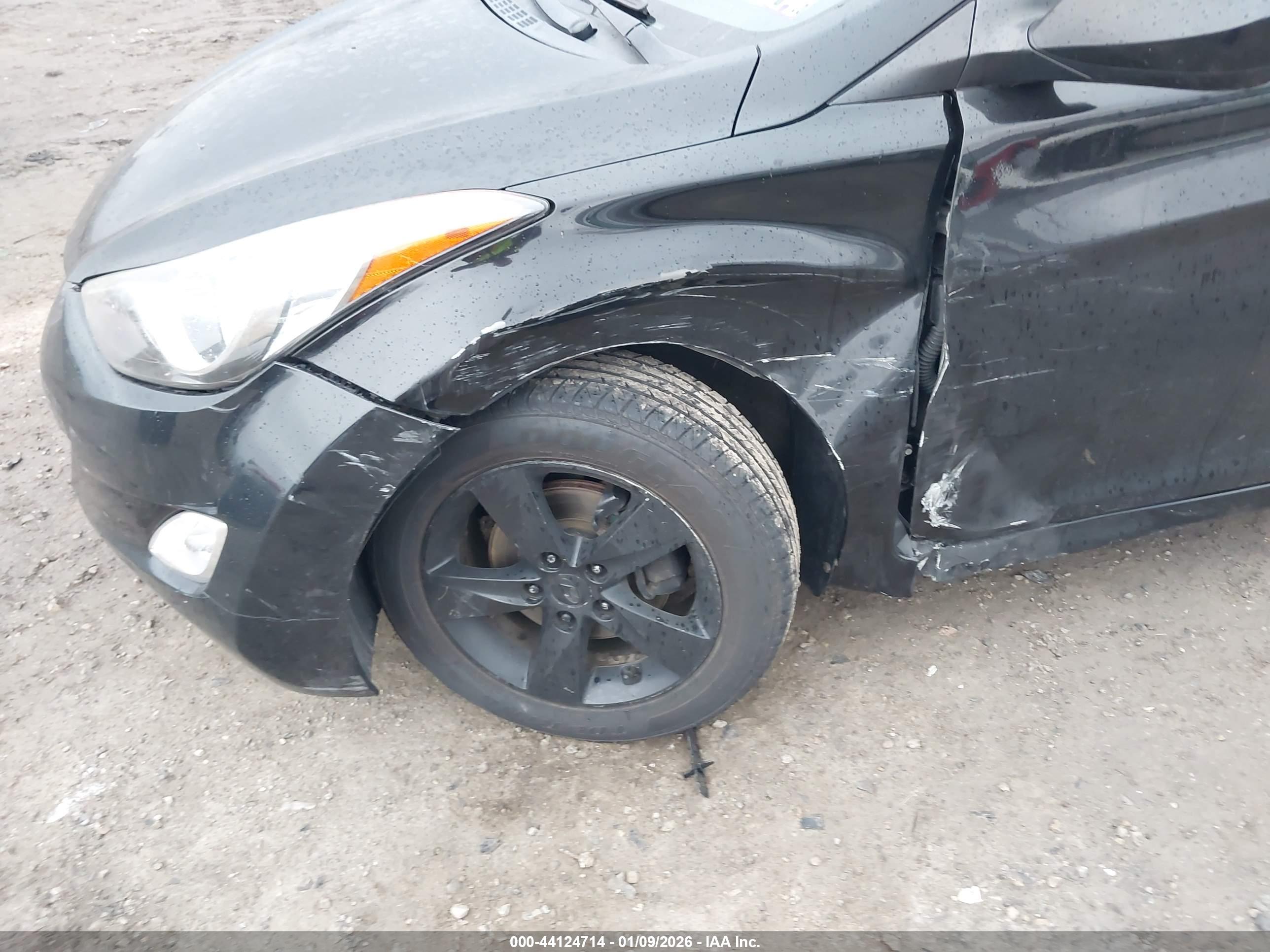 HYUNDAI ELANTRA image 6
