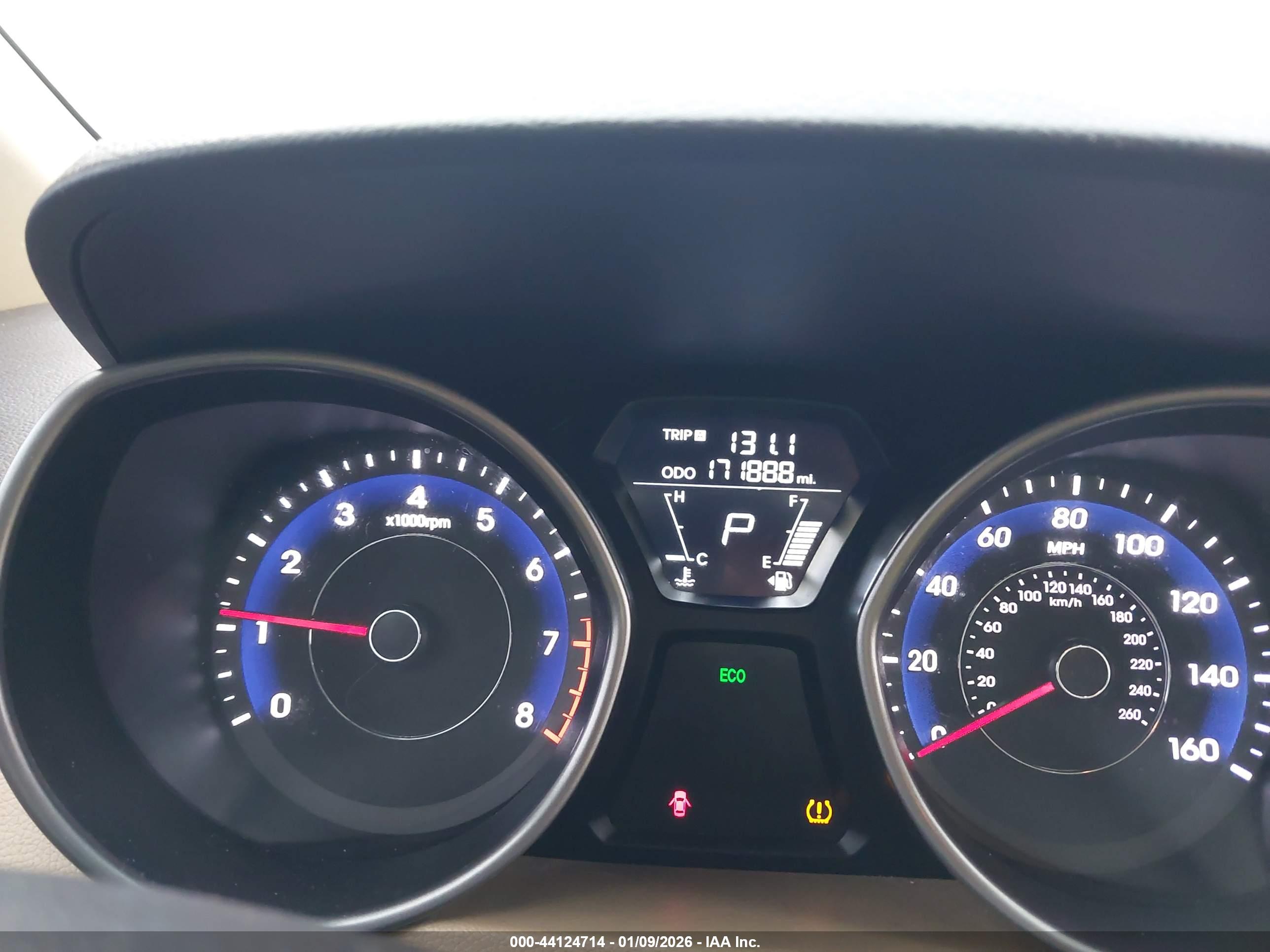 HYUNDAI ELANTRA image 7