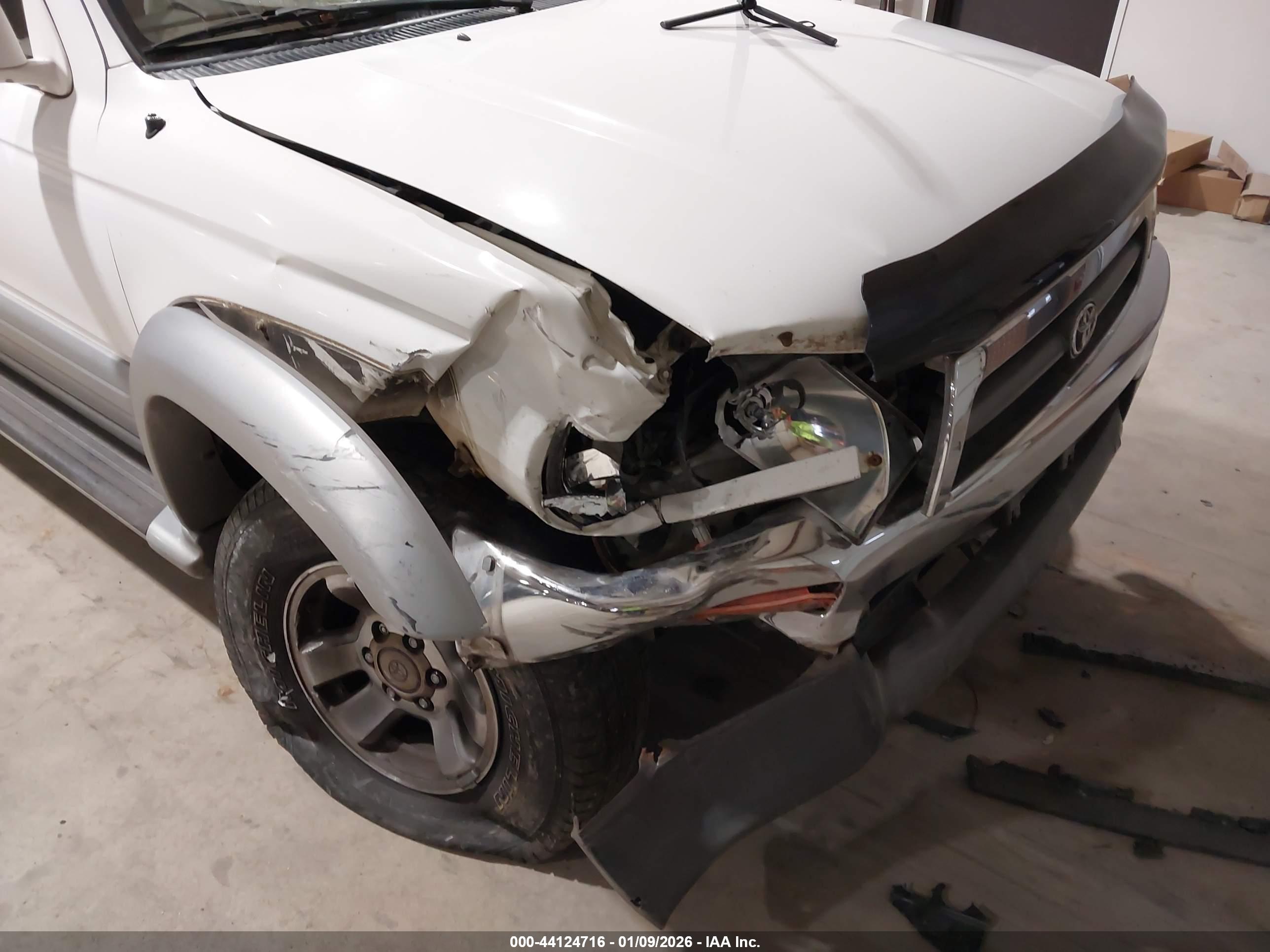 TOYOTA 4RUNNER image 6